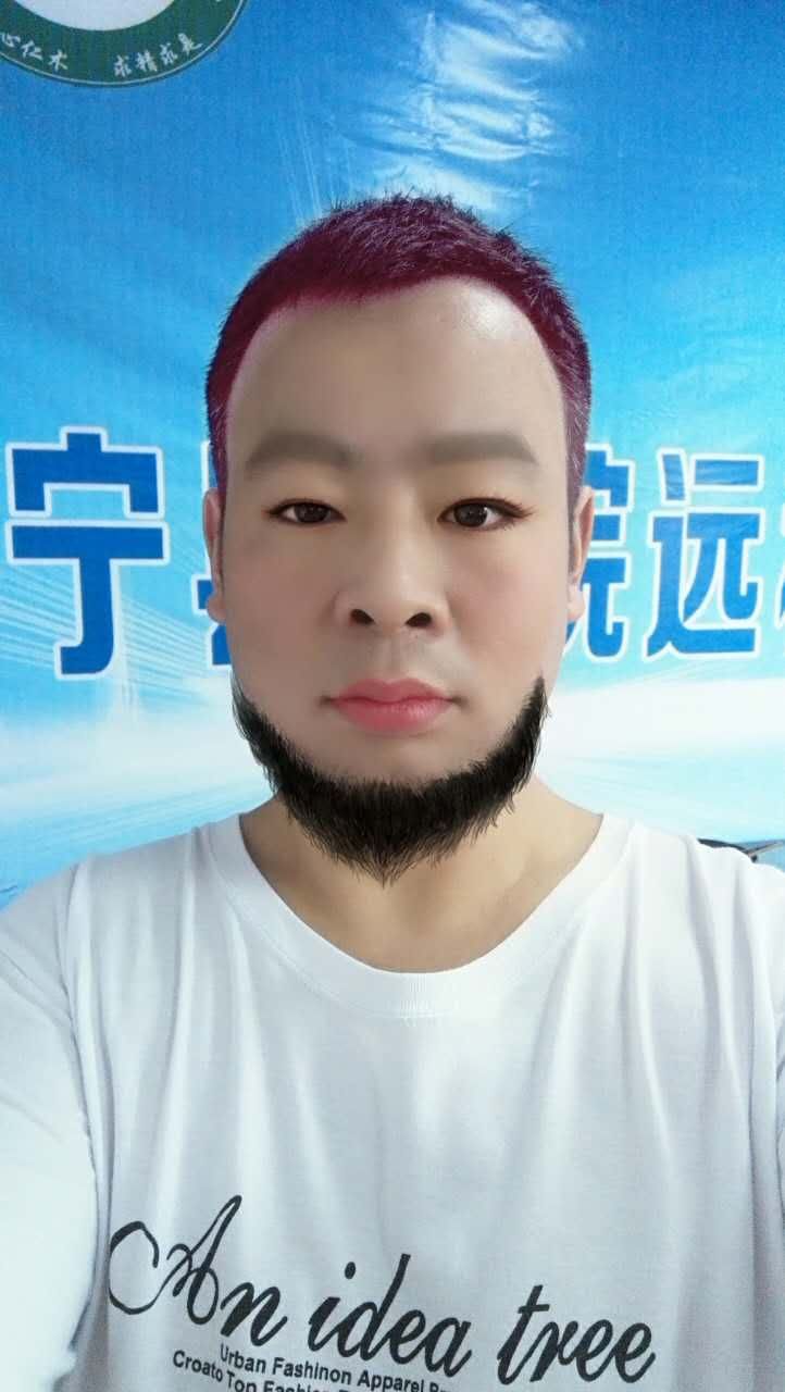 张亚龙头像
