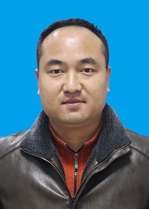 王明头像