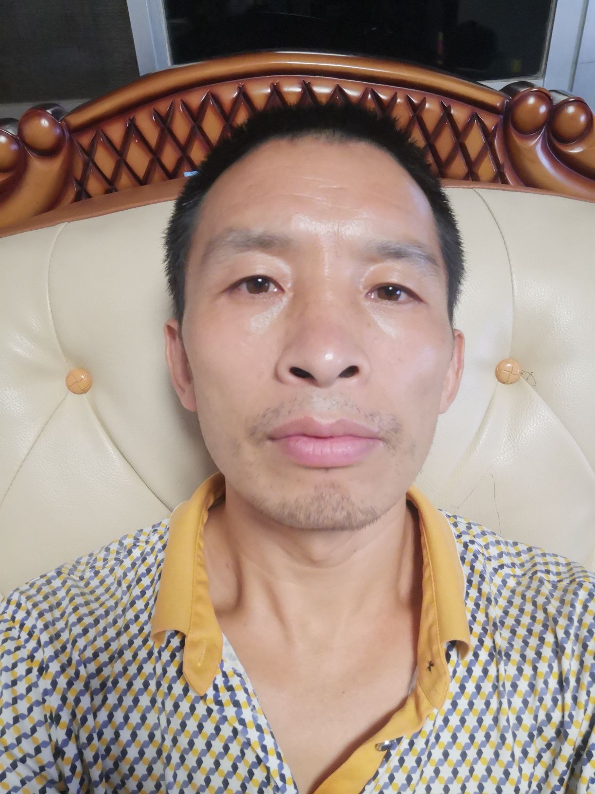 吴明春头像