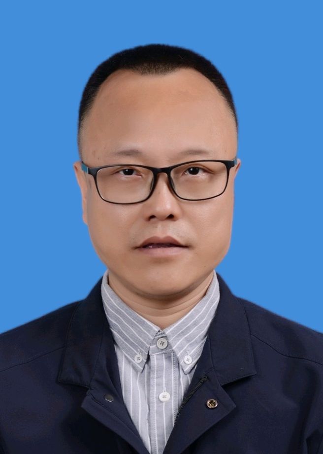郭文平头像