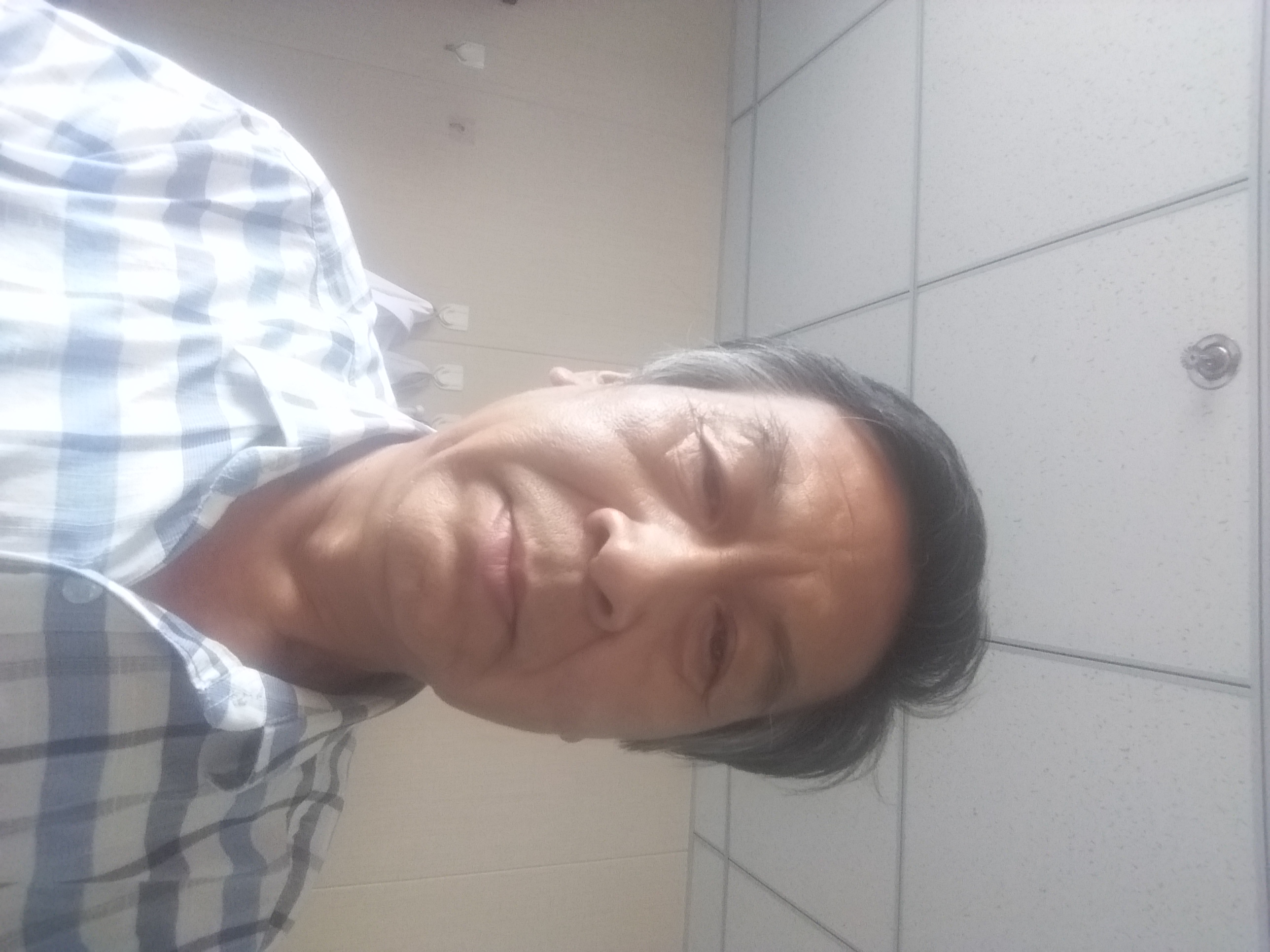 白贺安头像