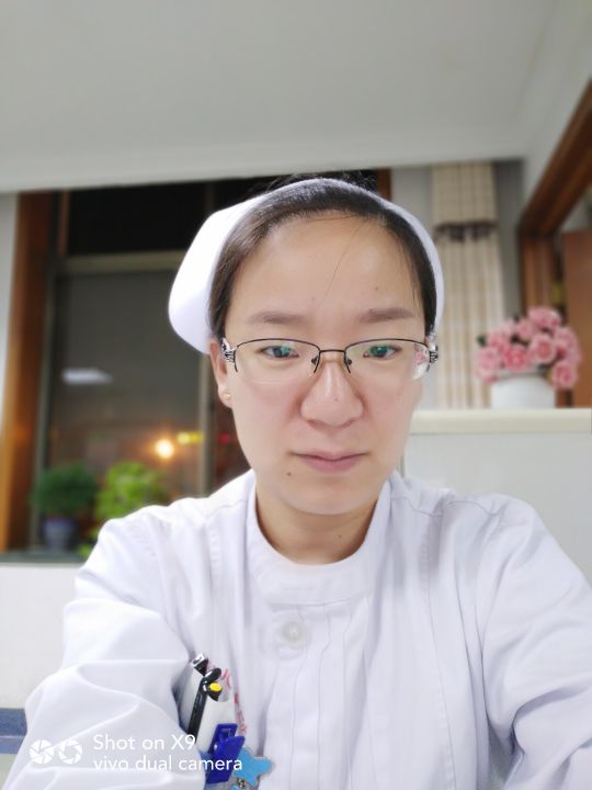 栾云英头像