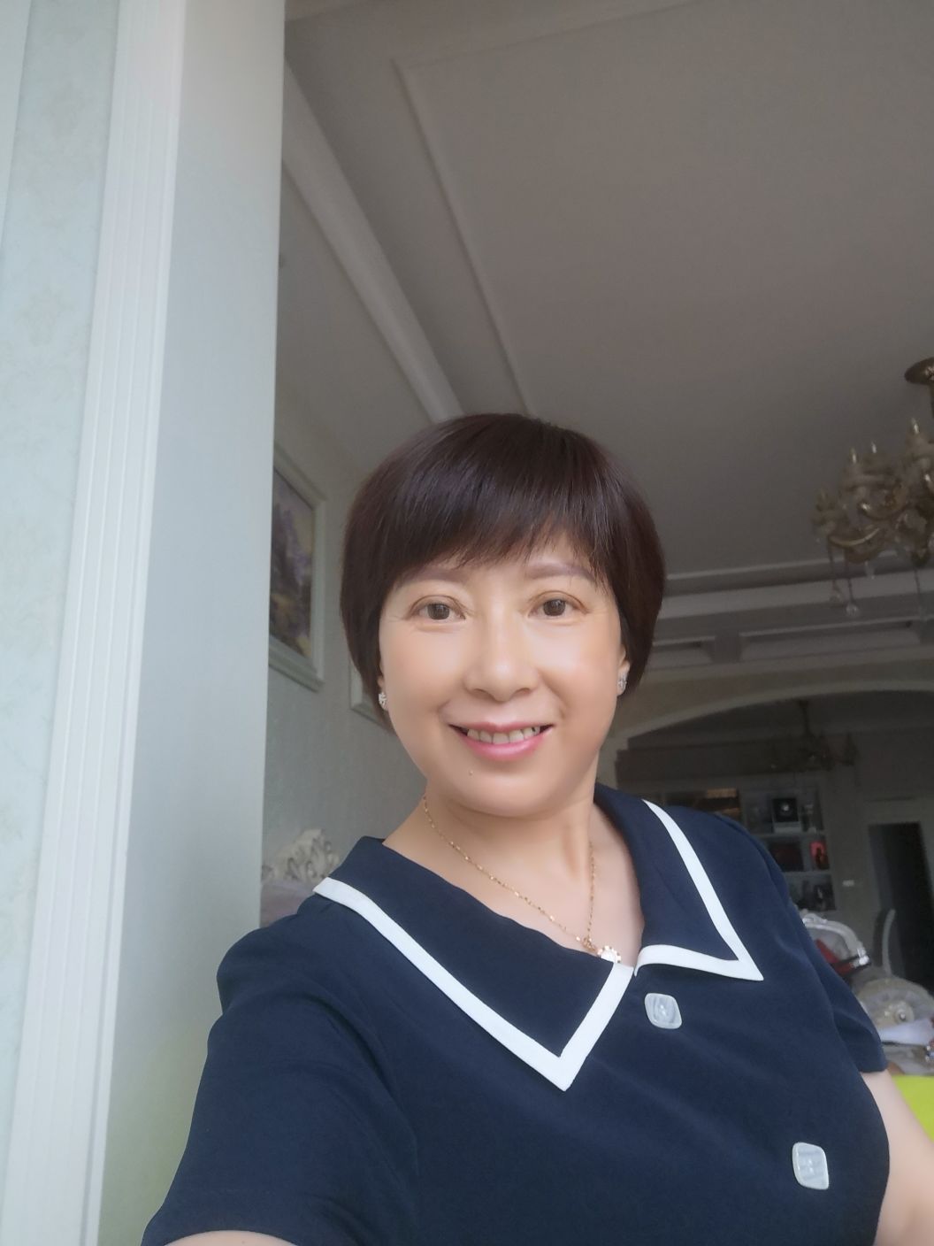 吴静头像