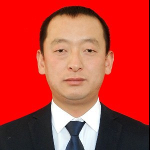 邬龙头像