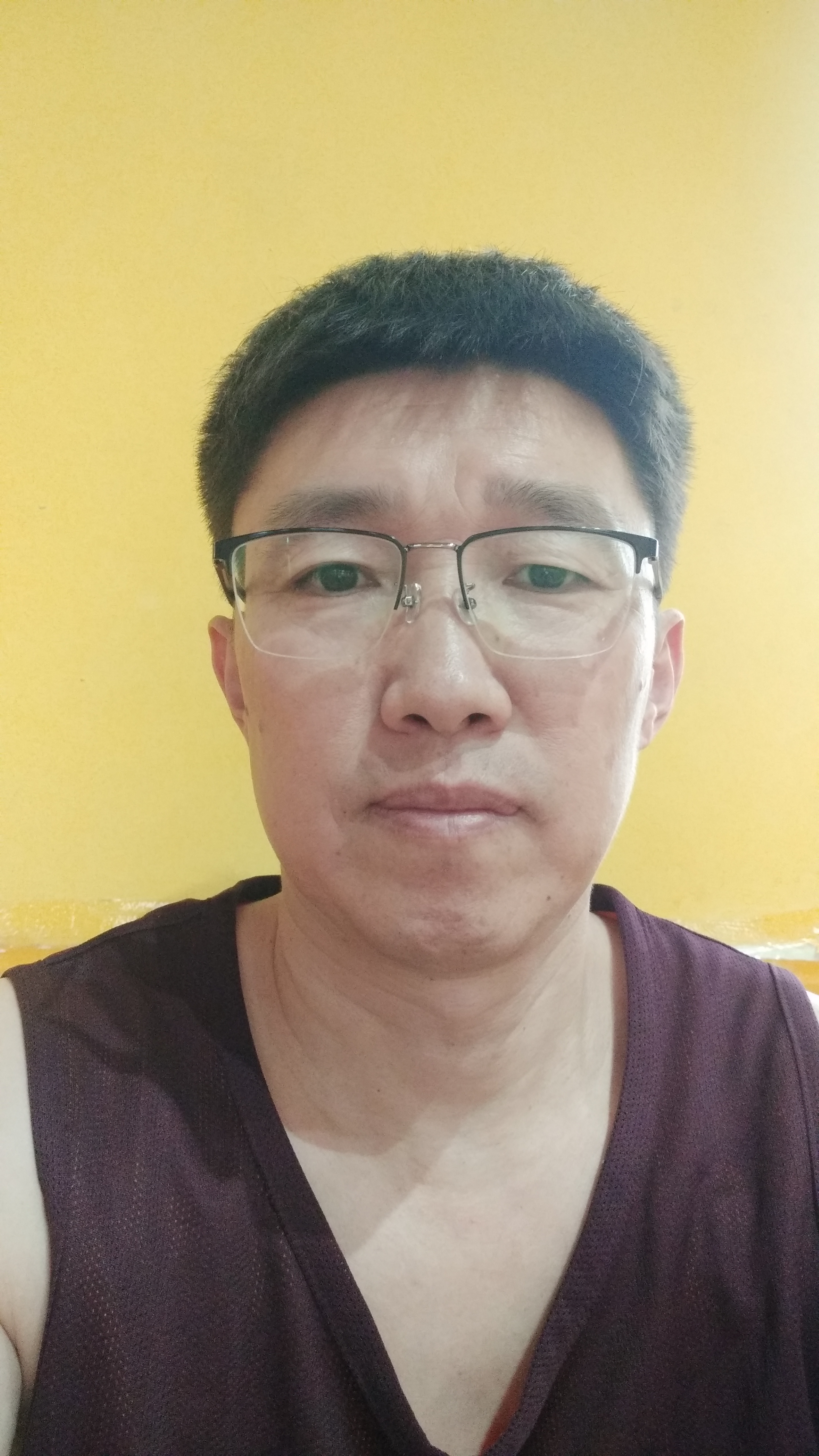 吴丁头像