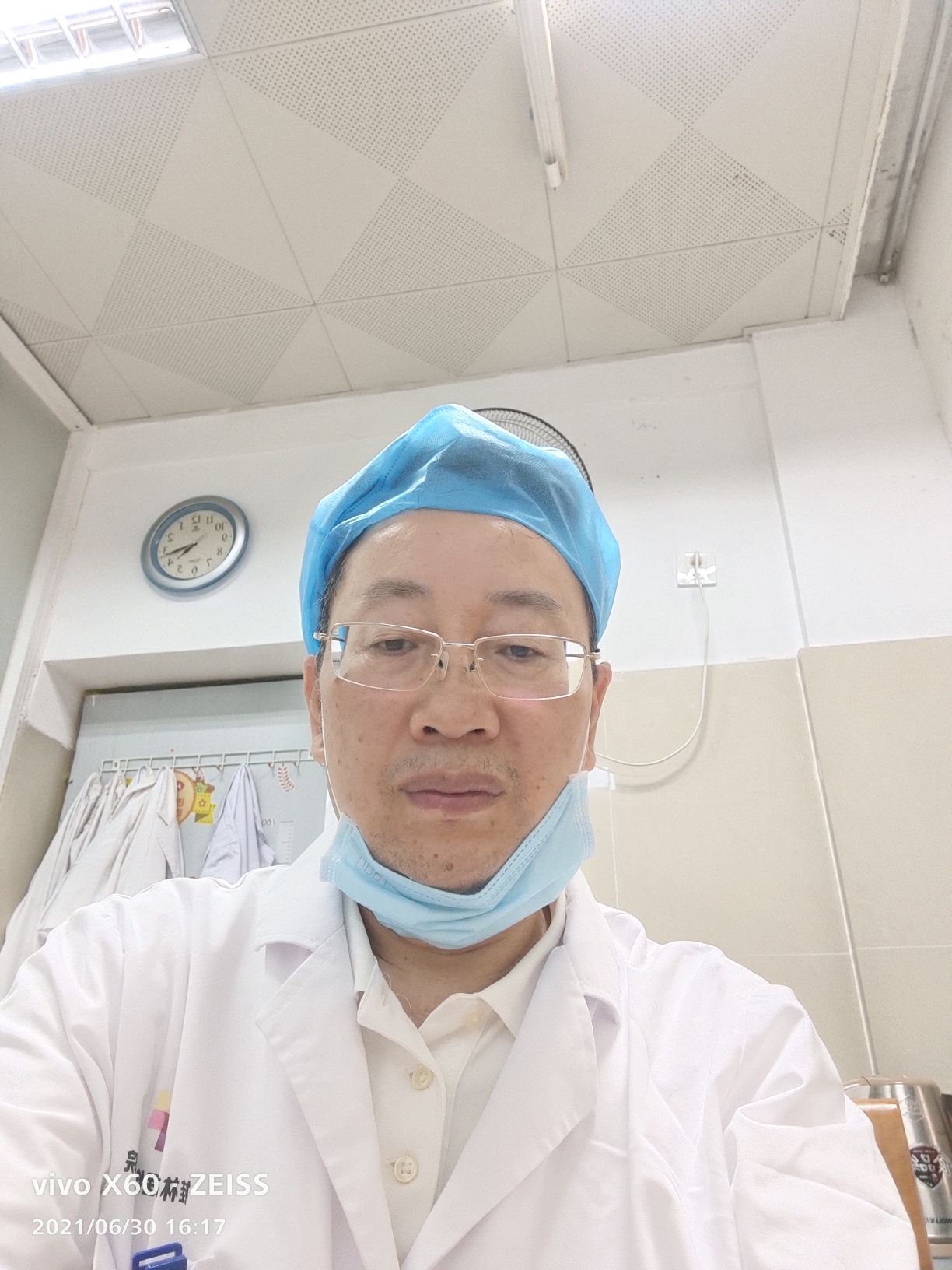 伍江龙头像