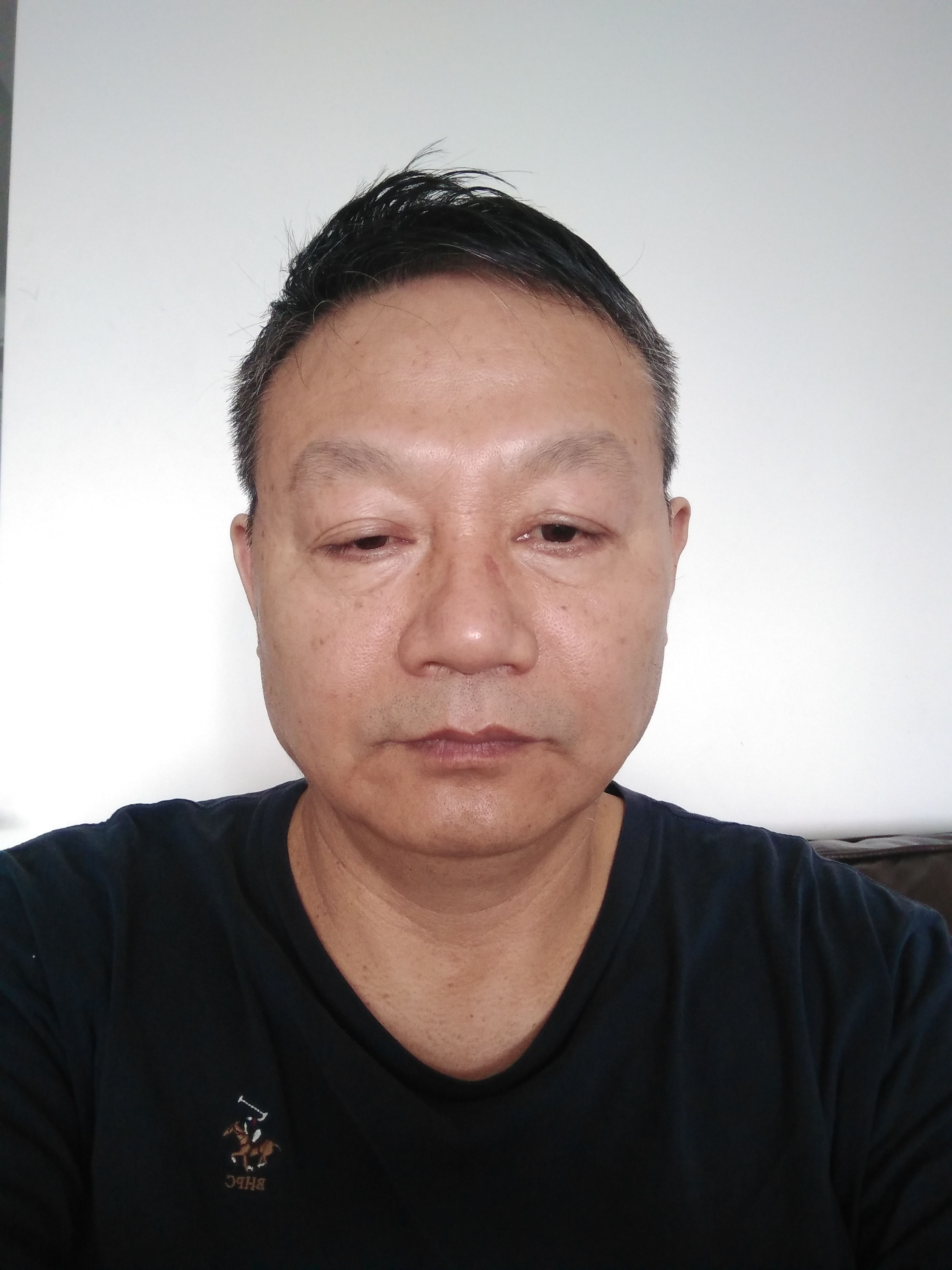 宁杏根头像