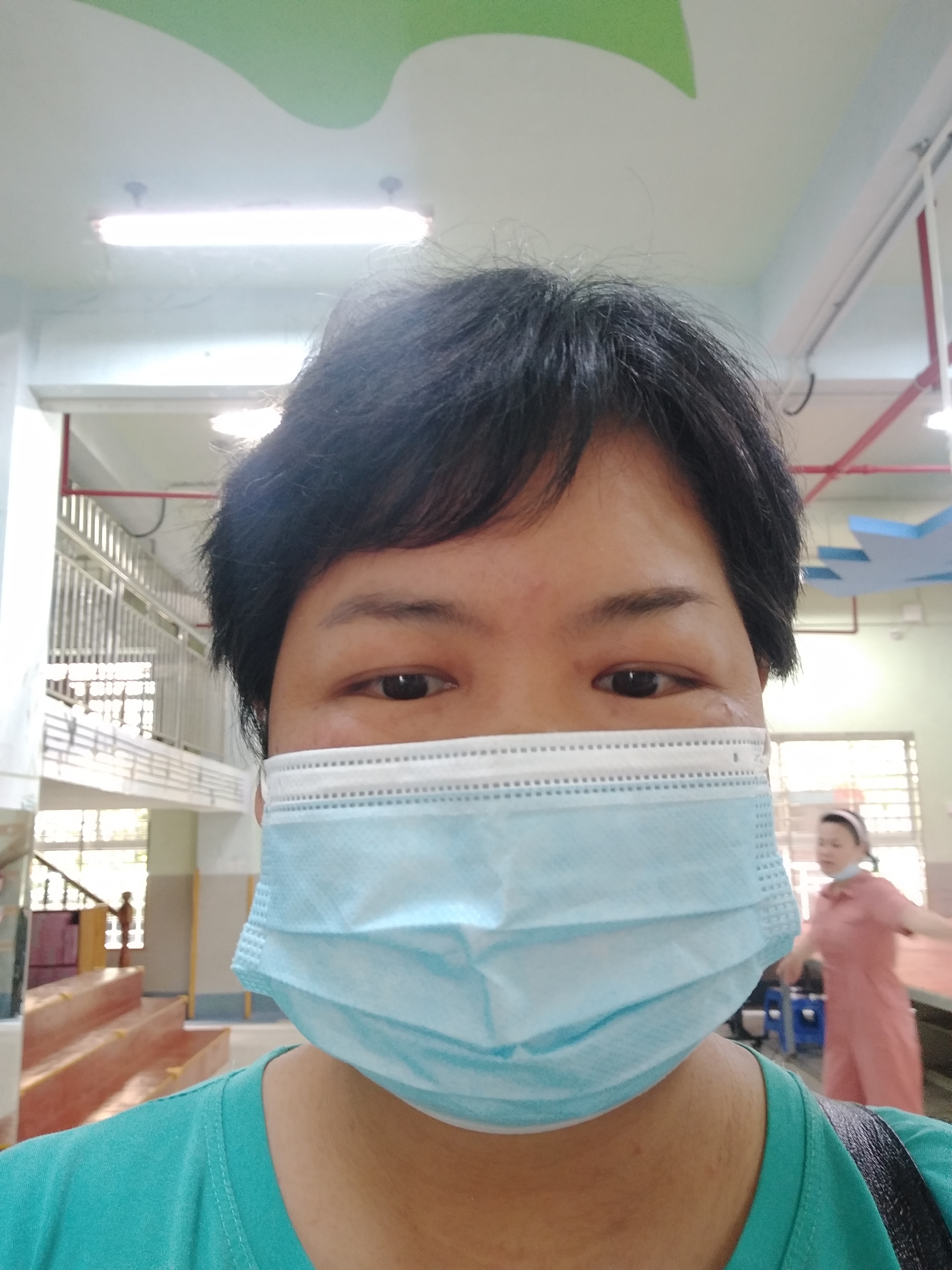 周灵艳头像