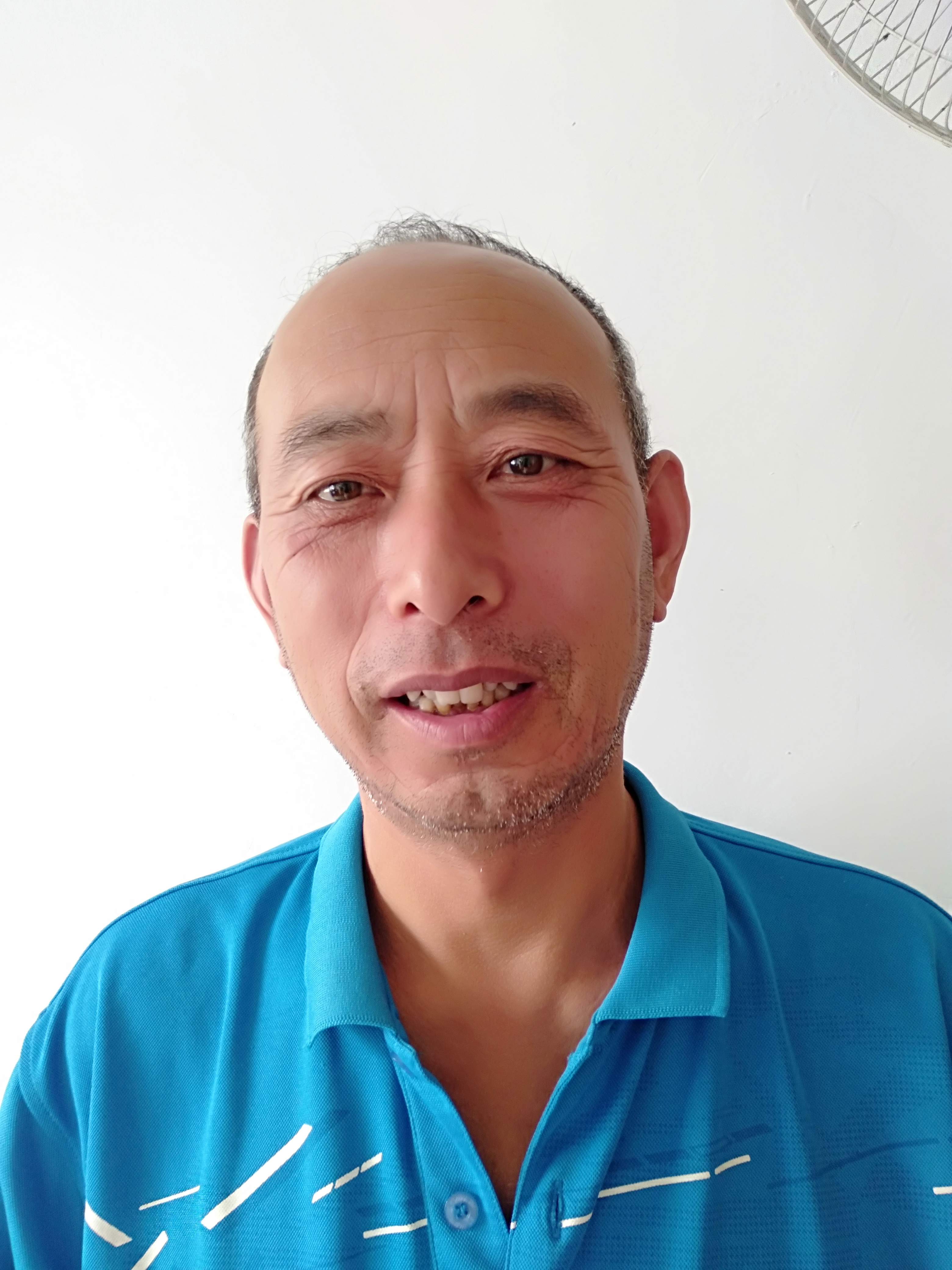 齐历伟头像