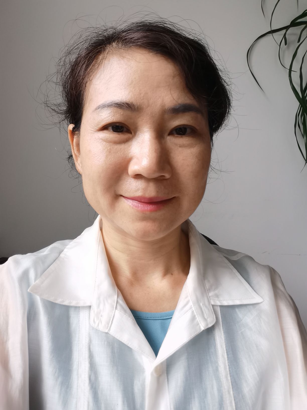双家英头像