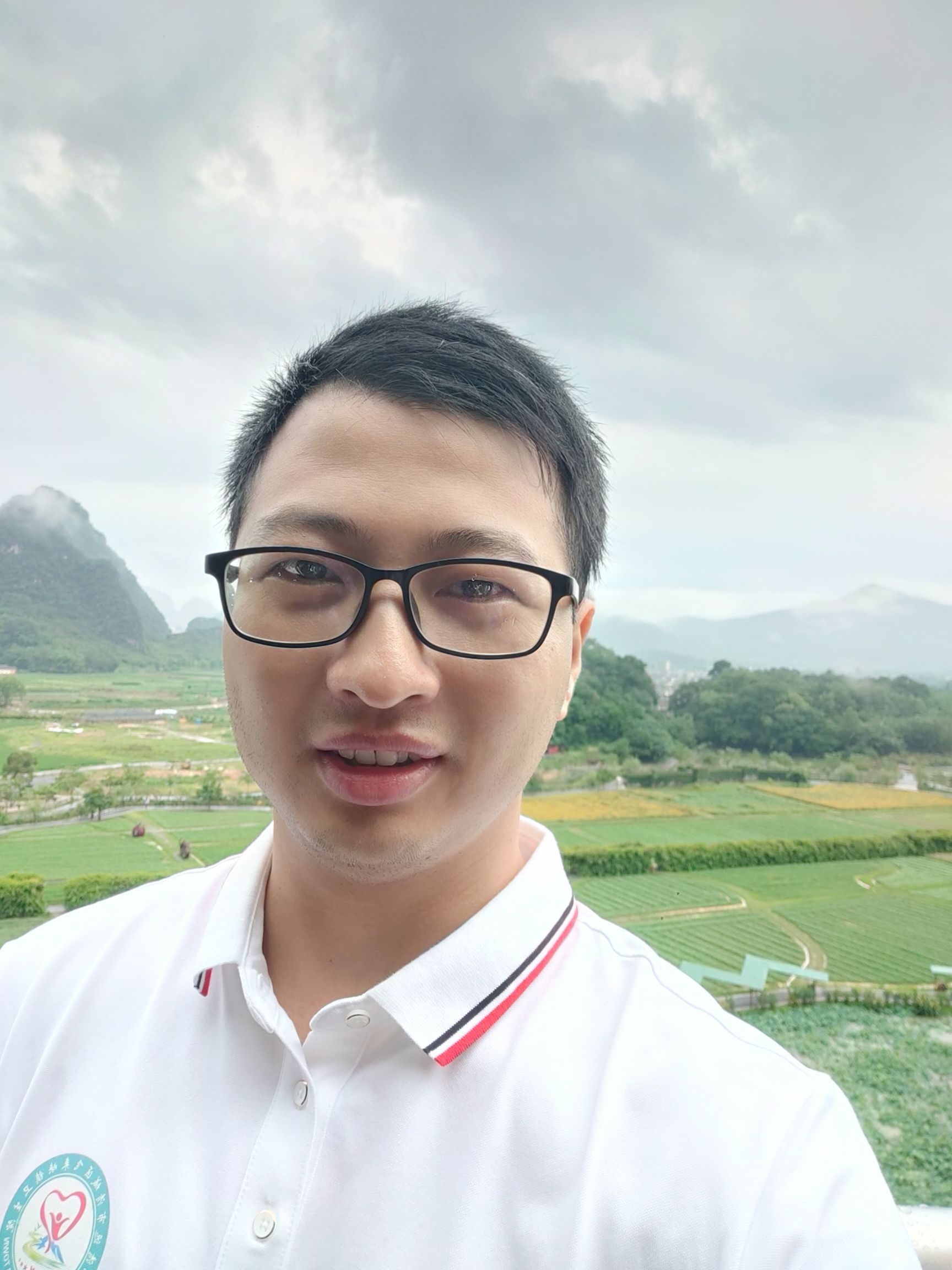 刘伟华头像