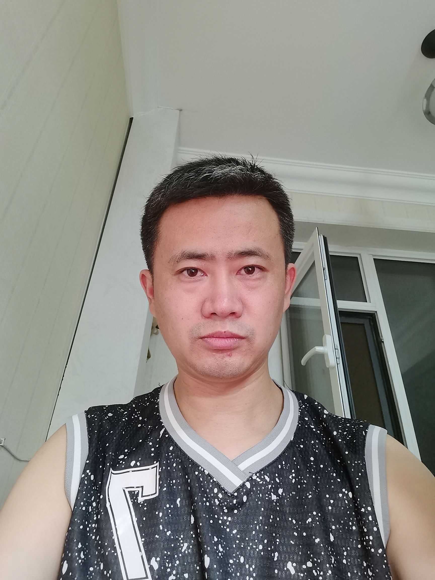 曲宏伟头像