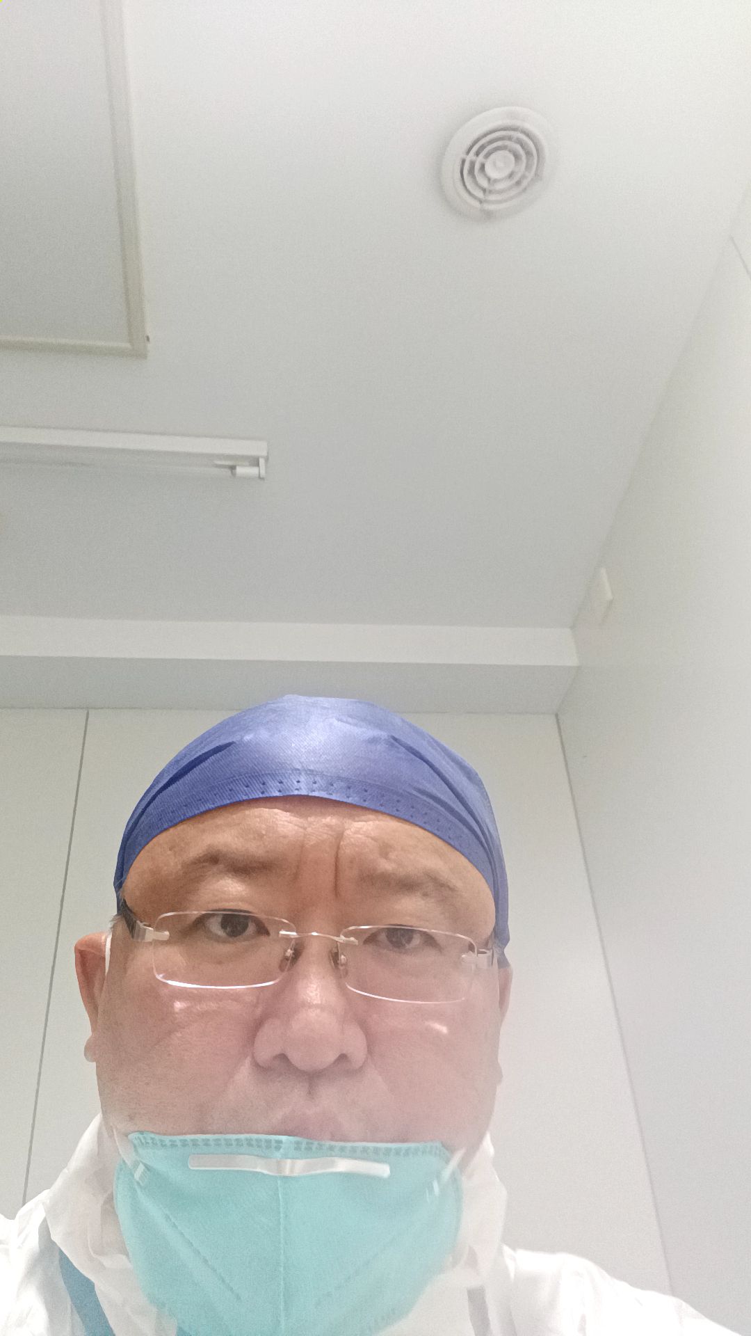 夏洪头像