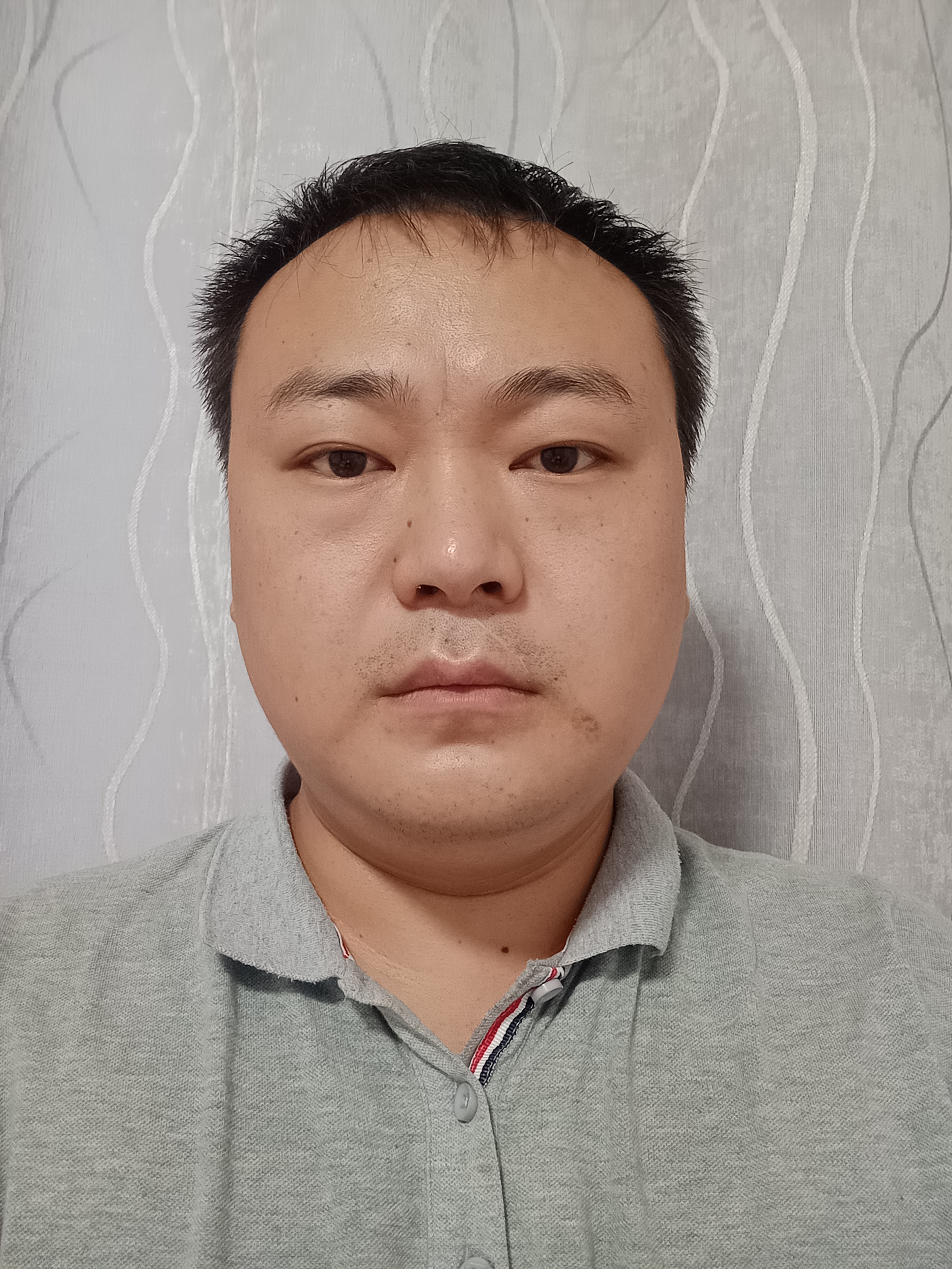 王斌头像