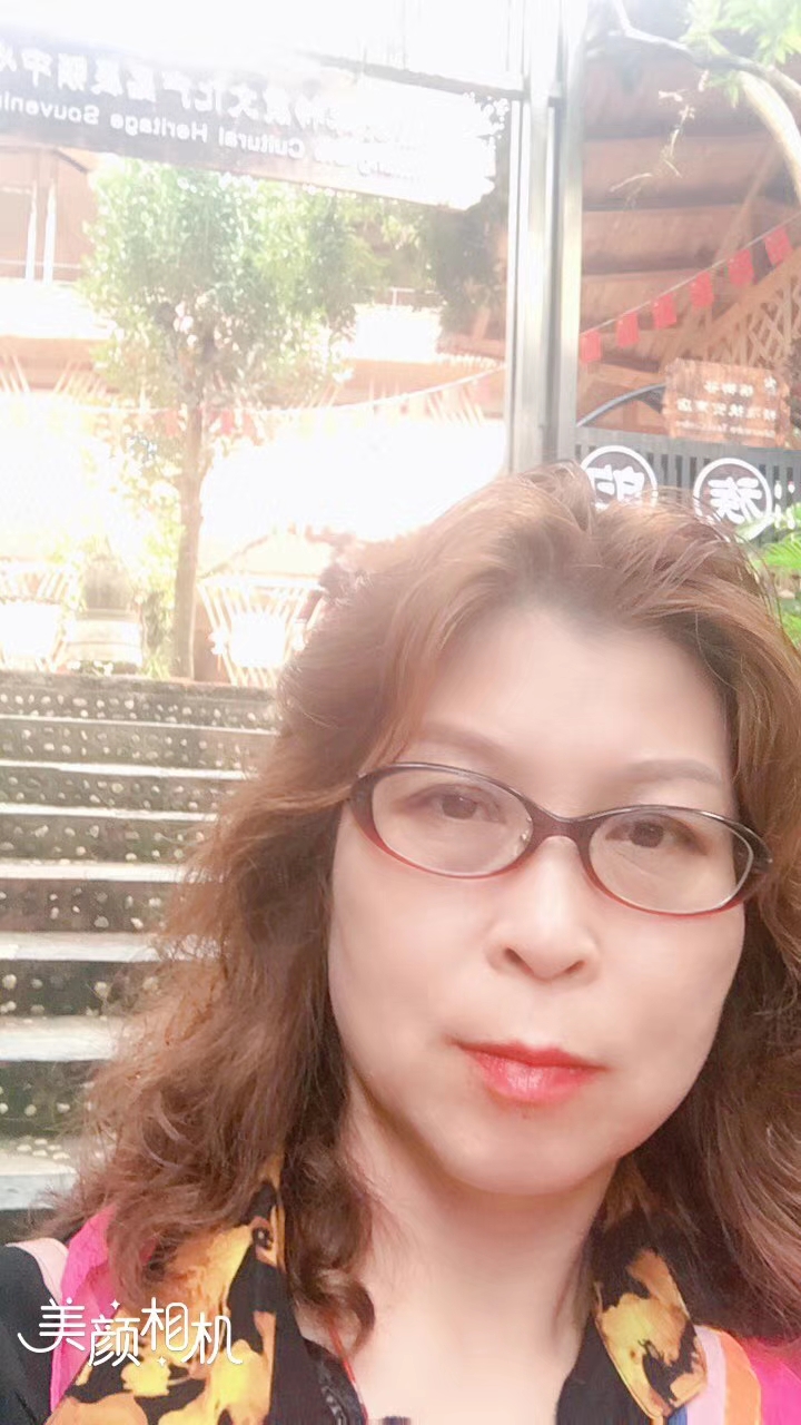 耿明英头像