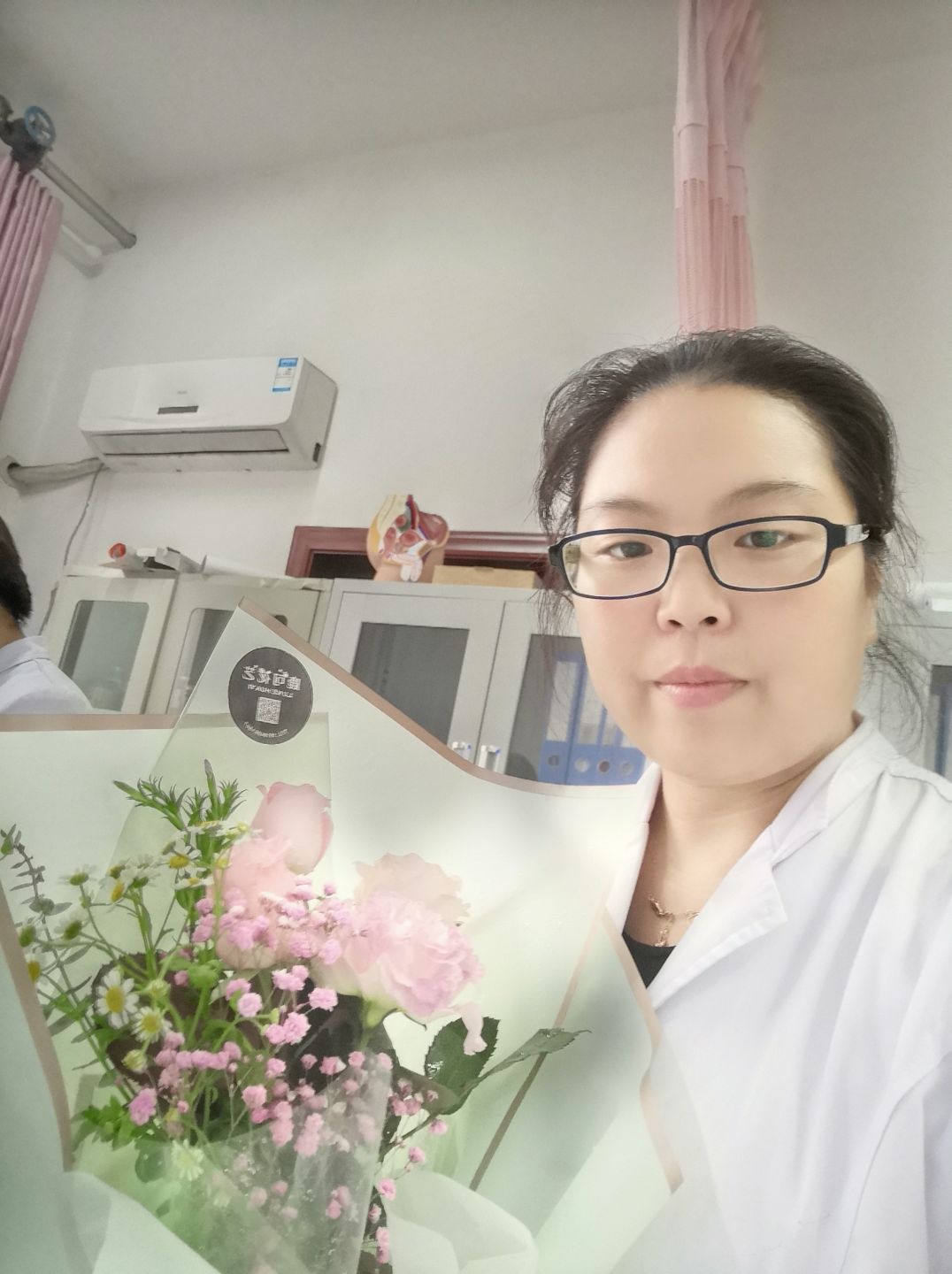 张学绘头像