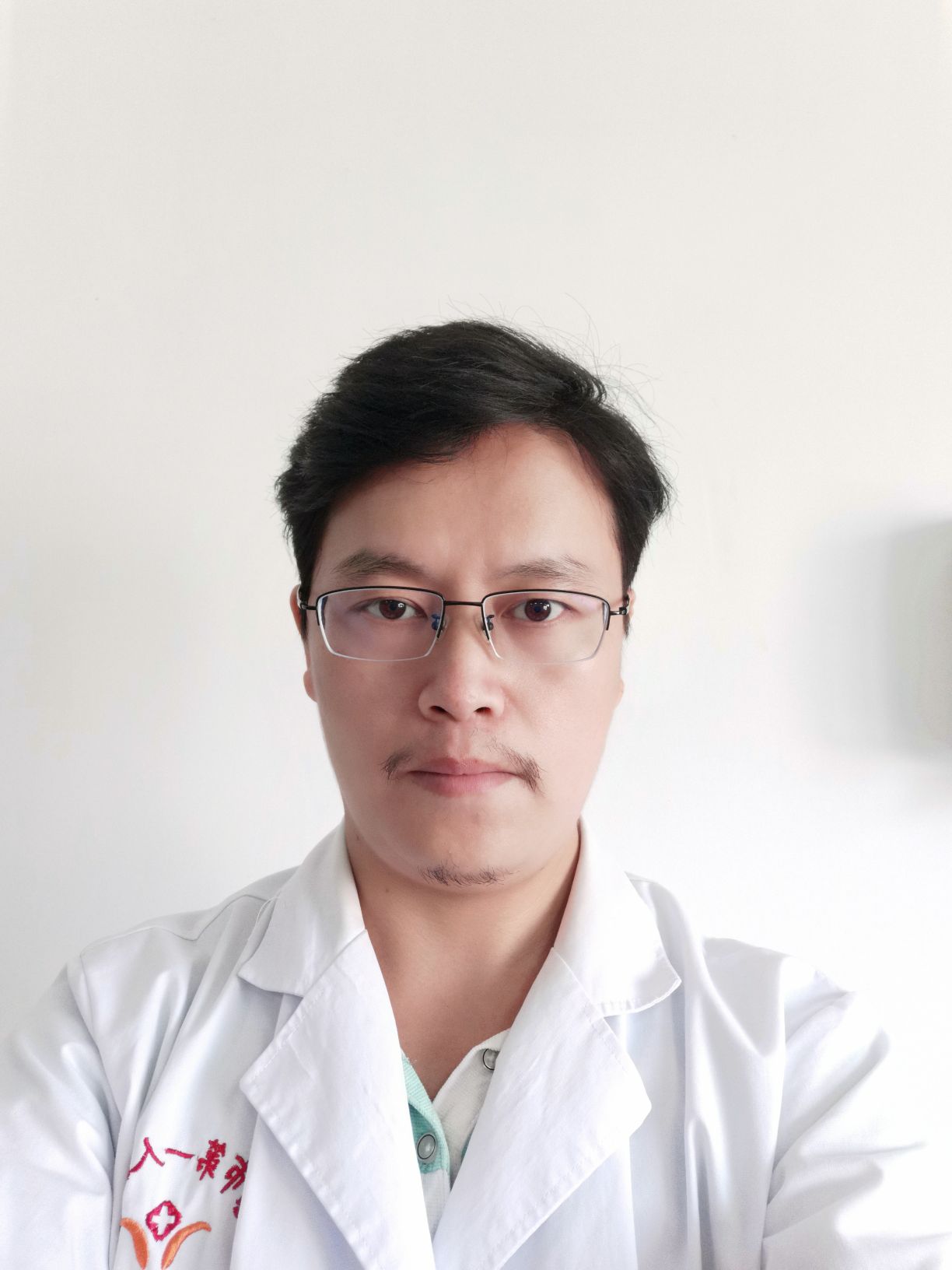万金明头像