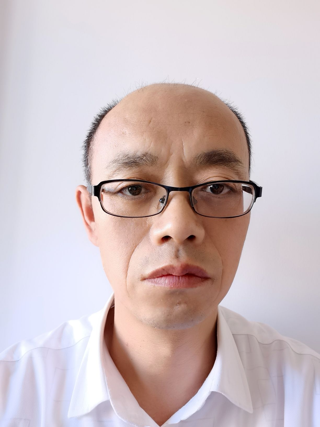 闫永生头像