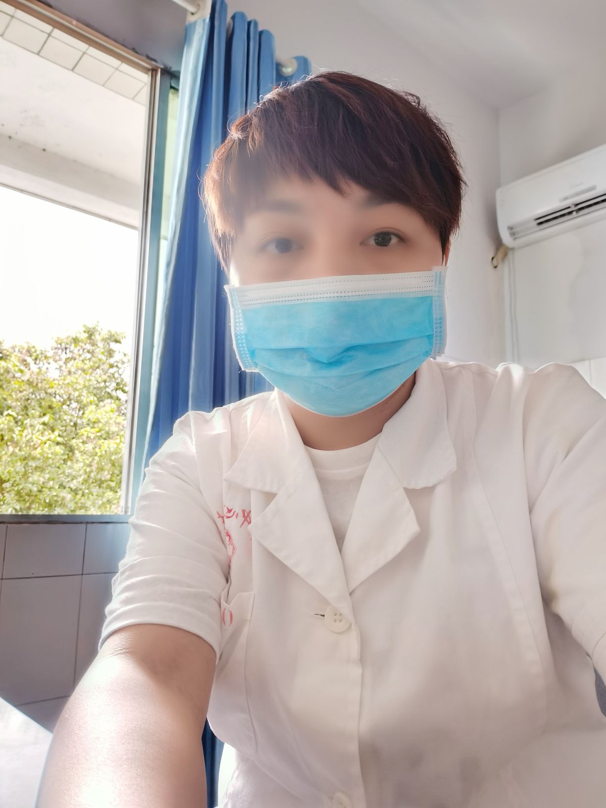 王玲头像