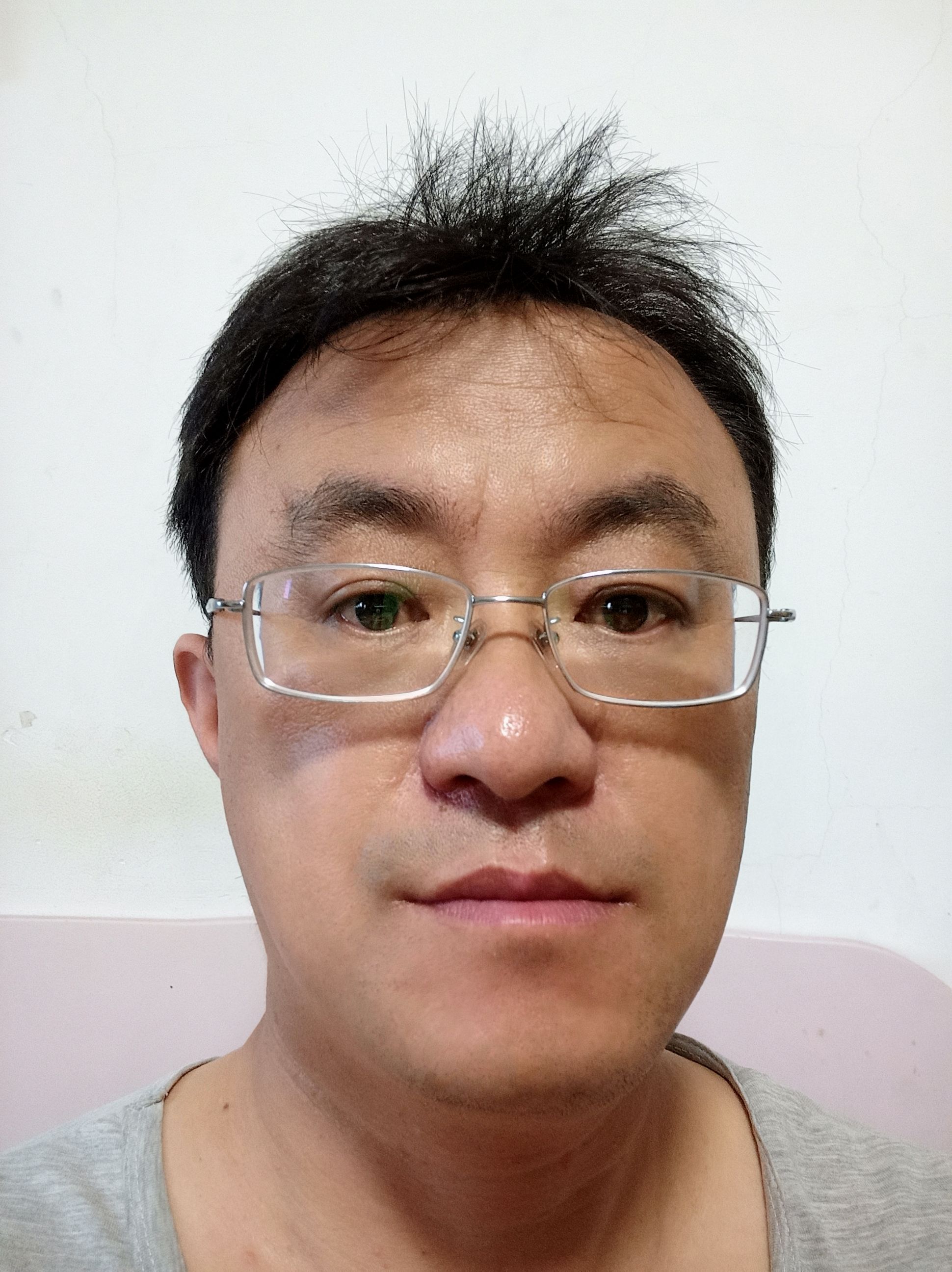 梁启权头像