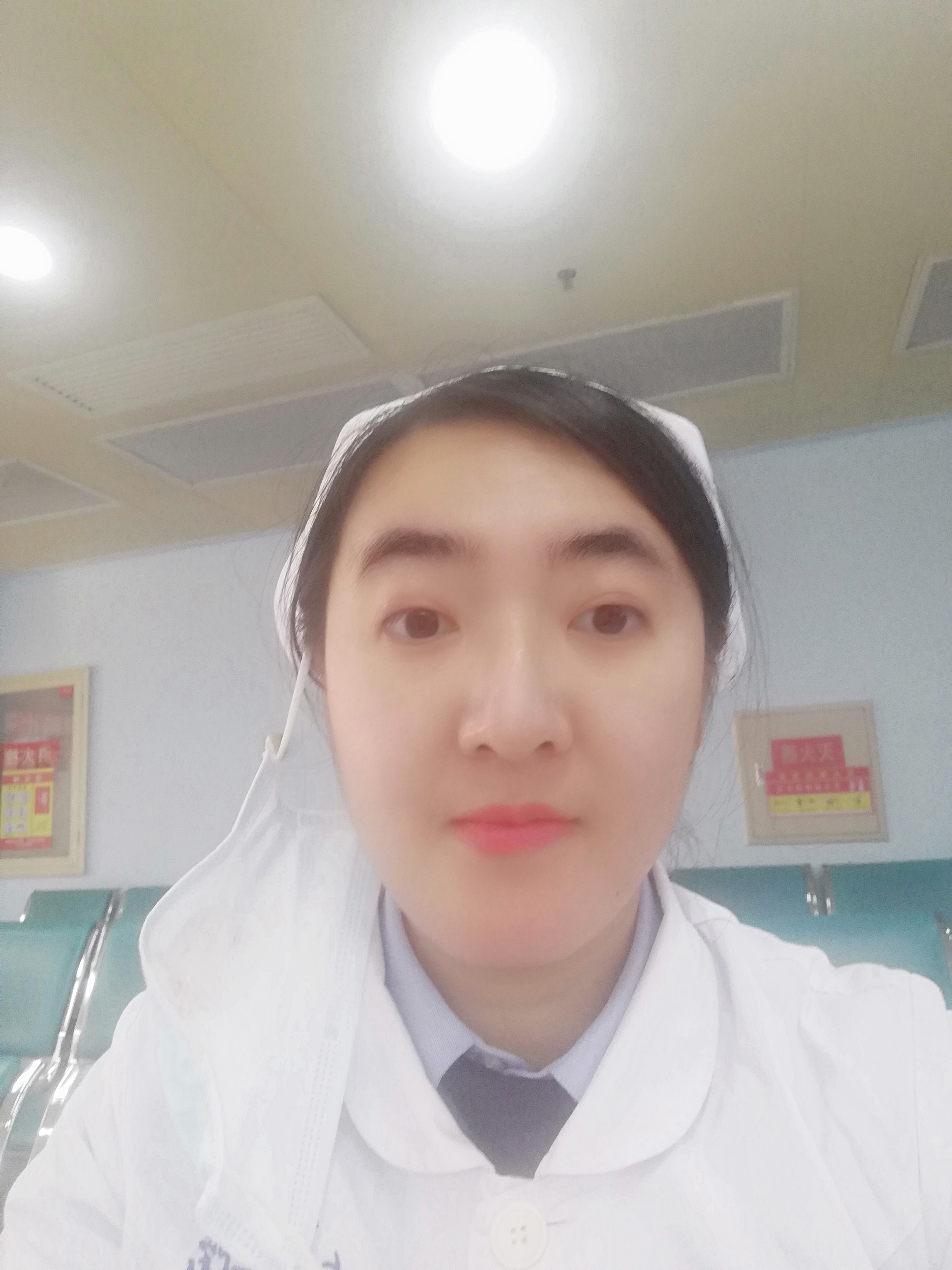 尹璐头像