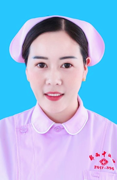 王瑶头像