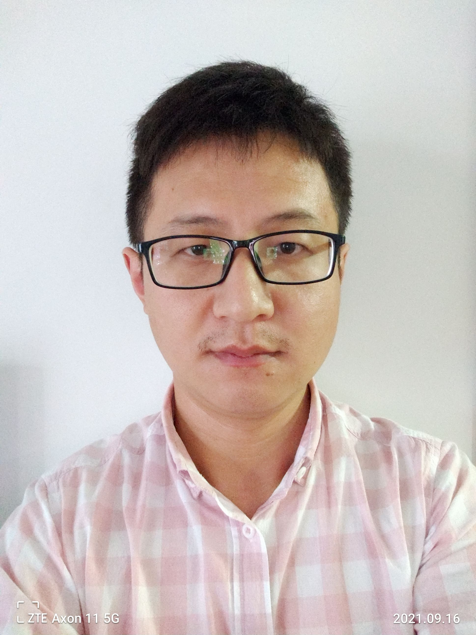王加根头像