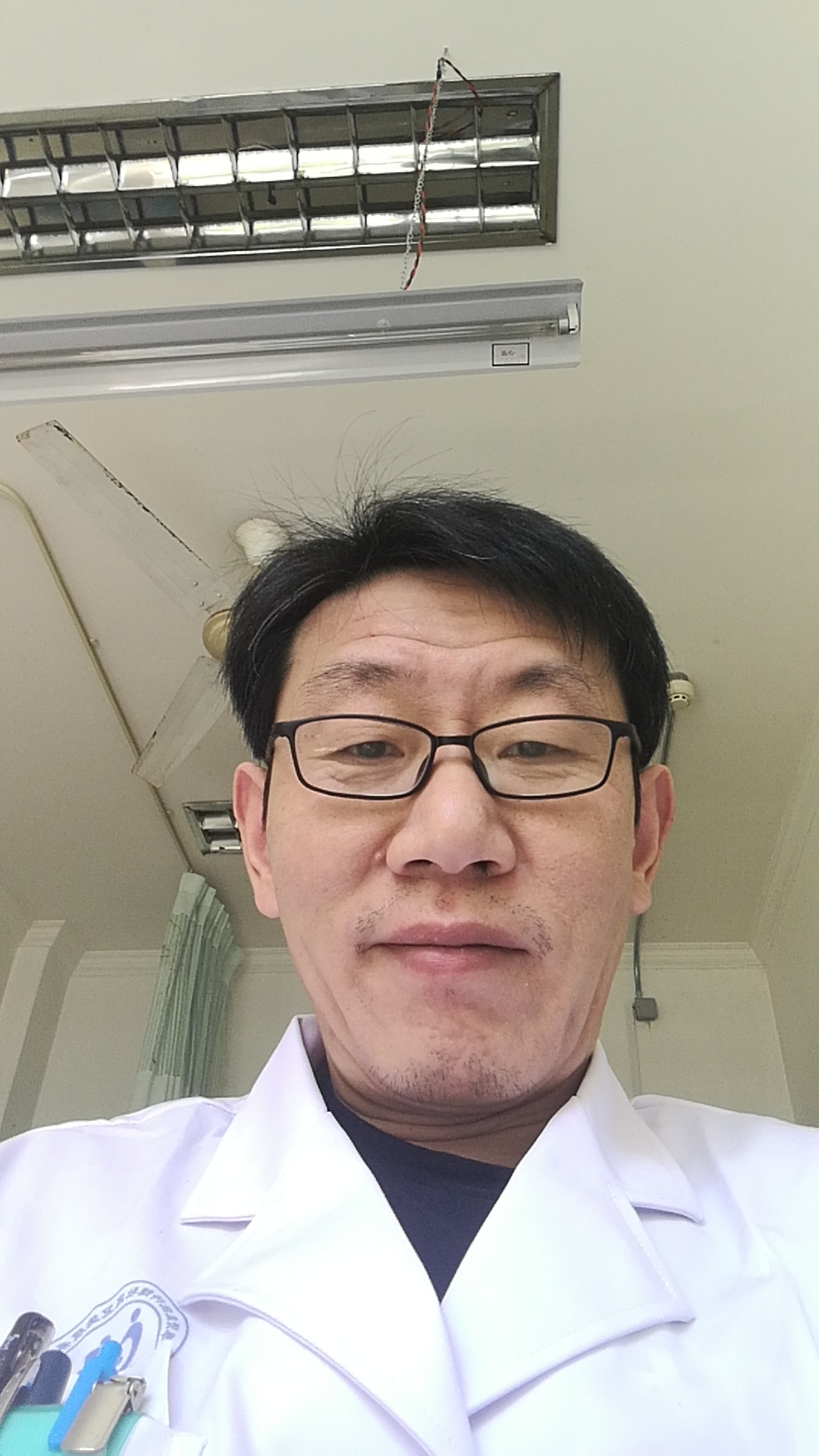 胡旭峰头像