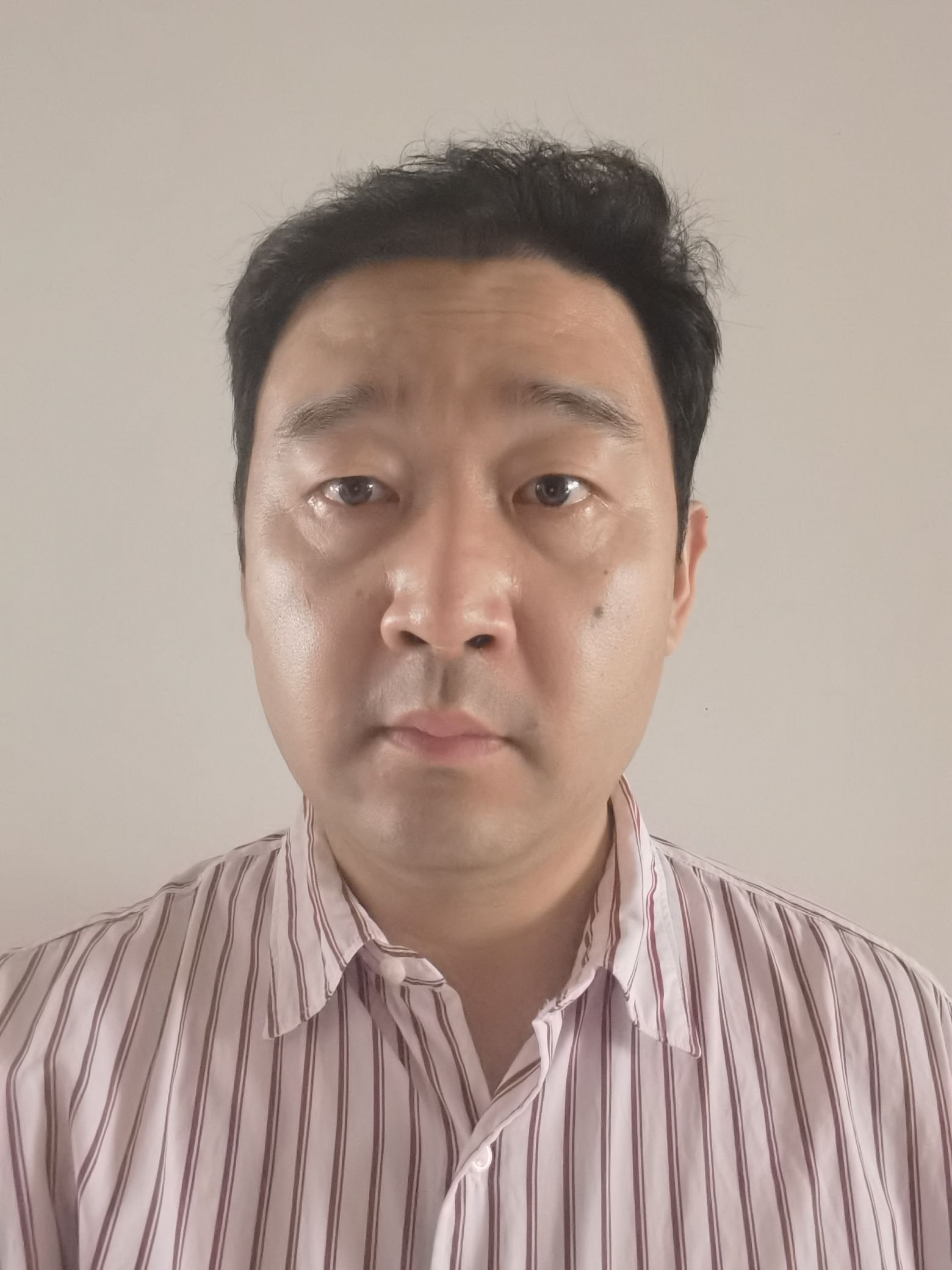 李伟头像