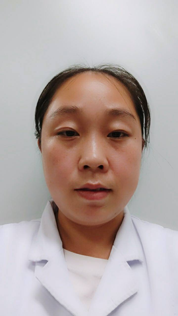 房丽丽头像