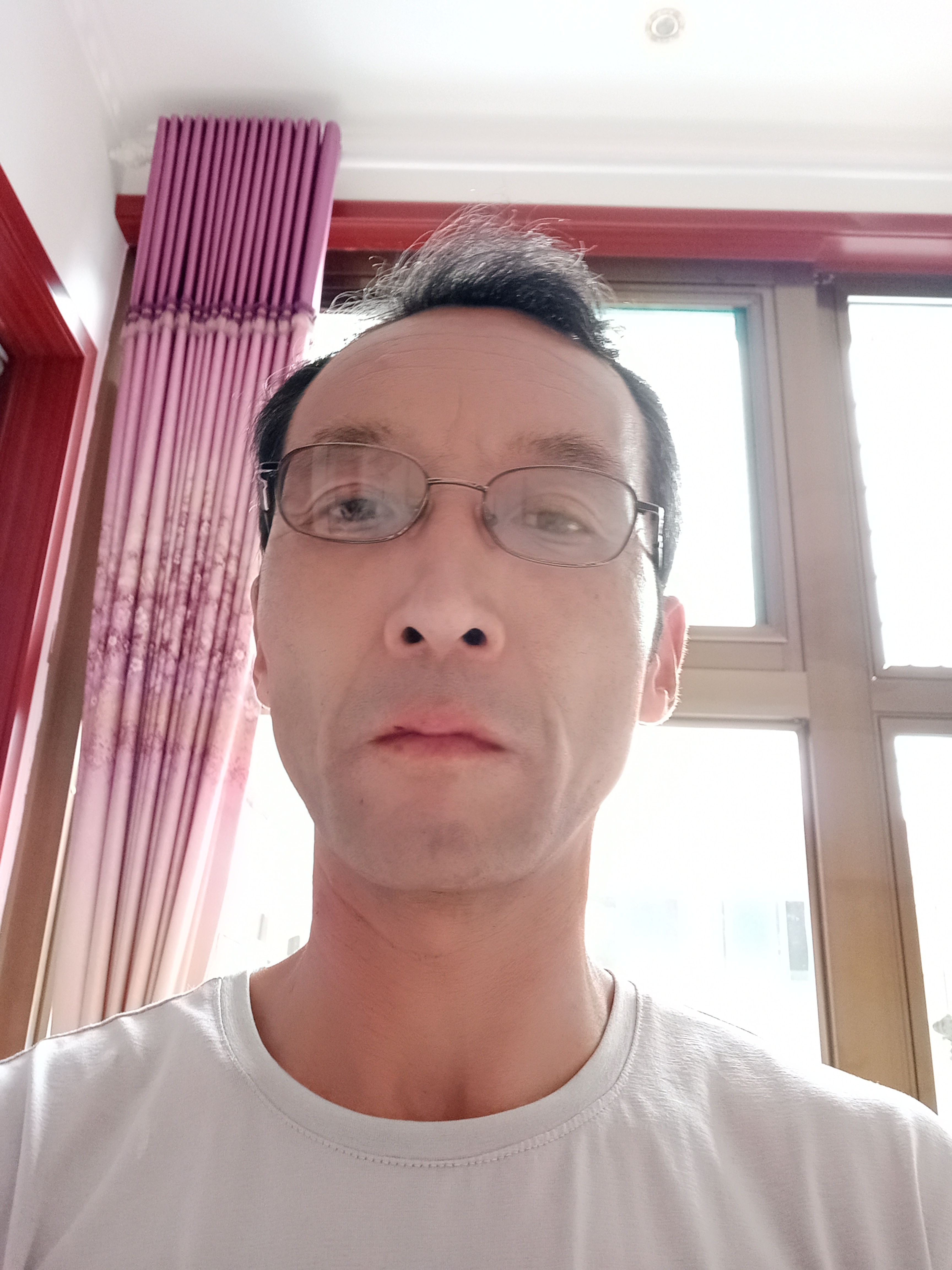 白新斋头像