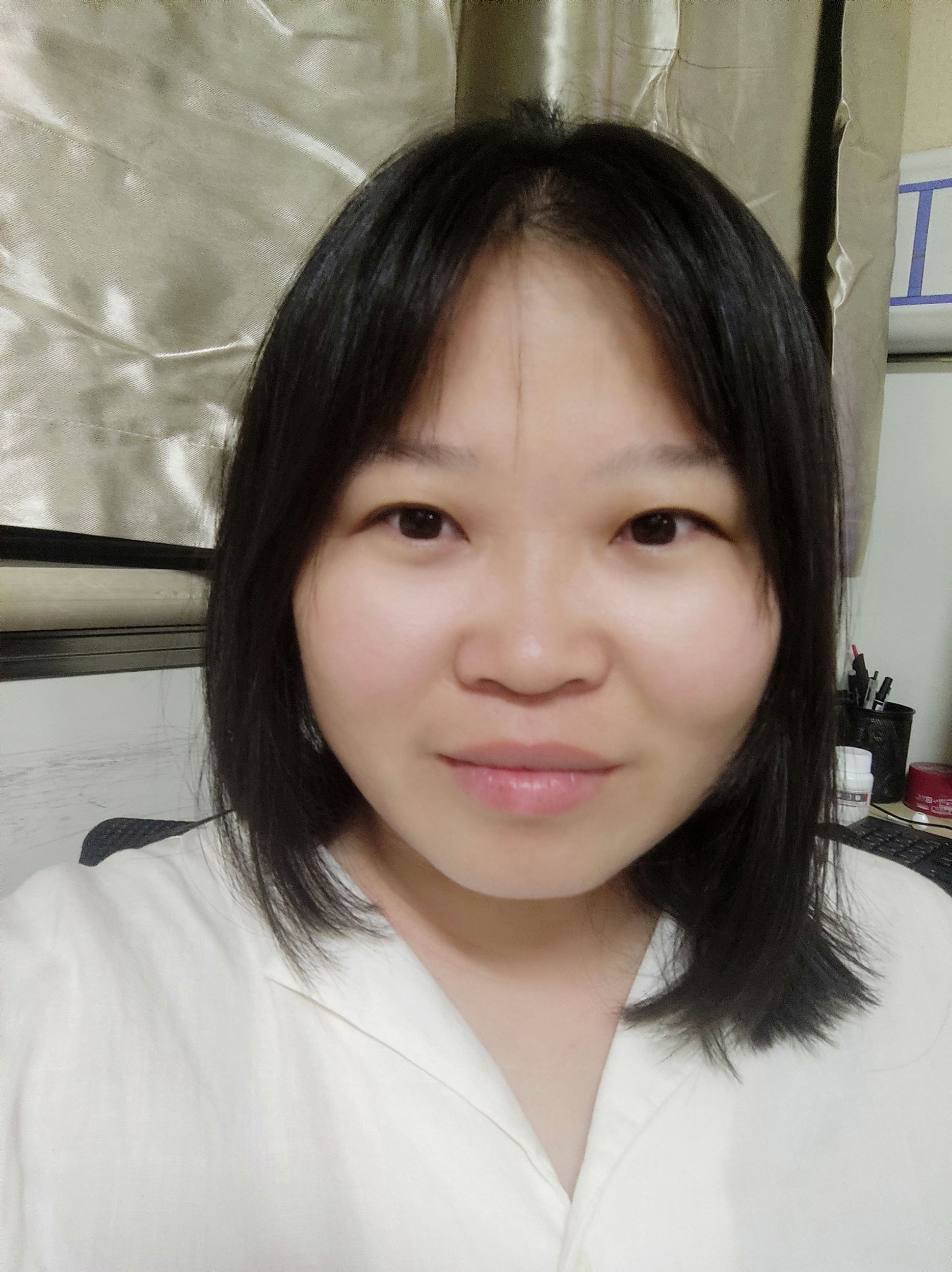 孙玉静头像