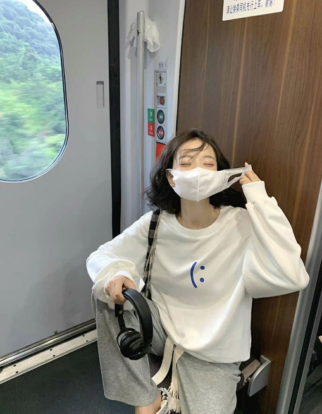 李春娇头像