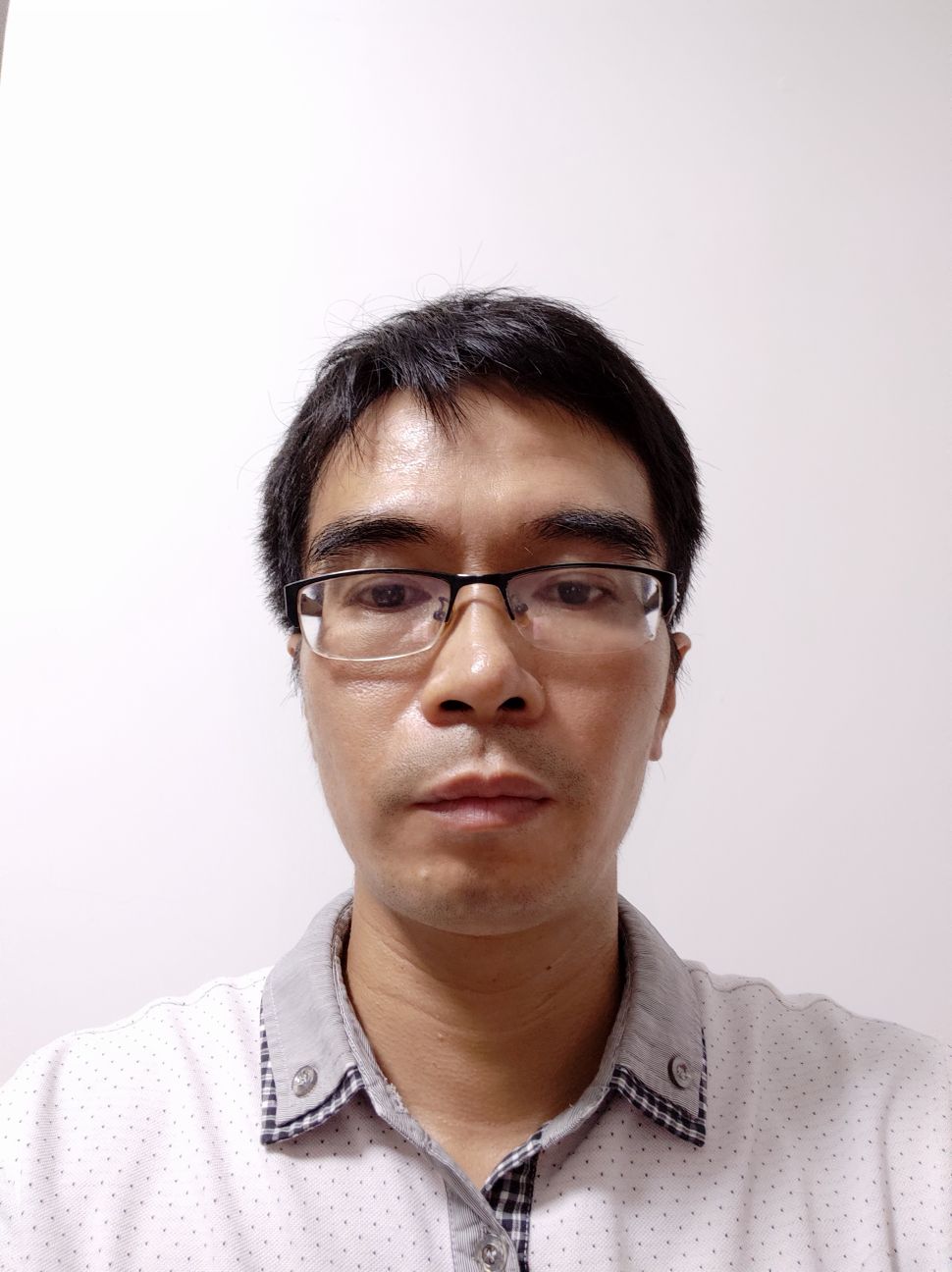 麦志林头像