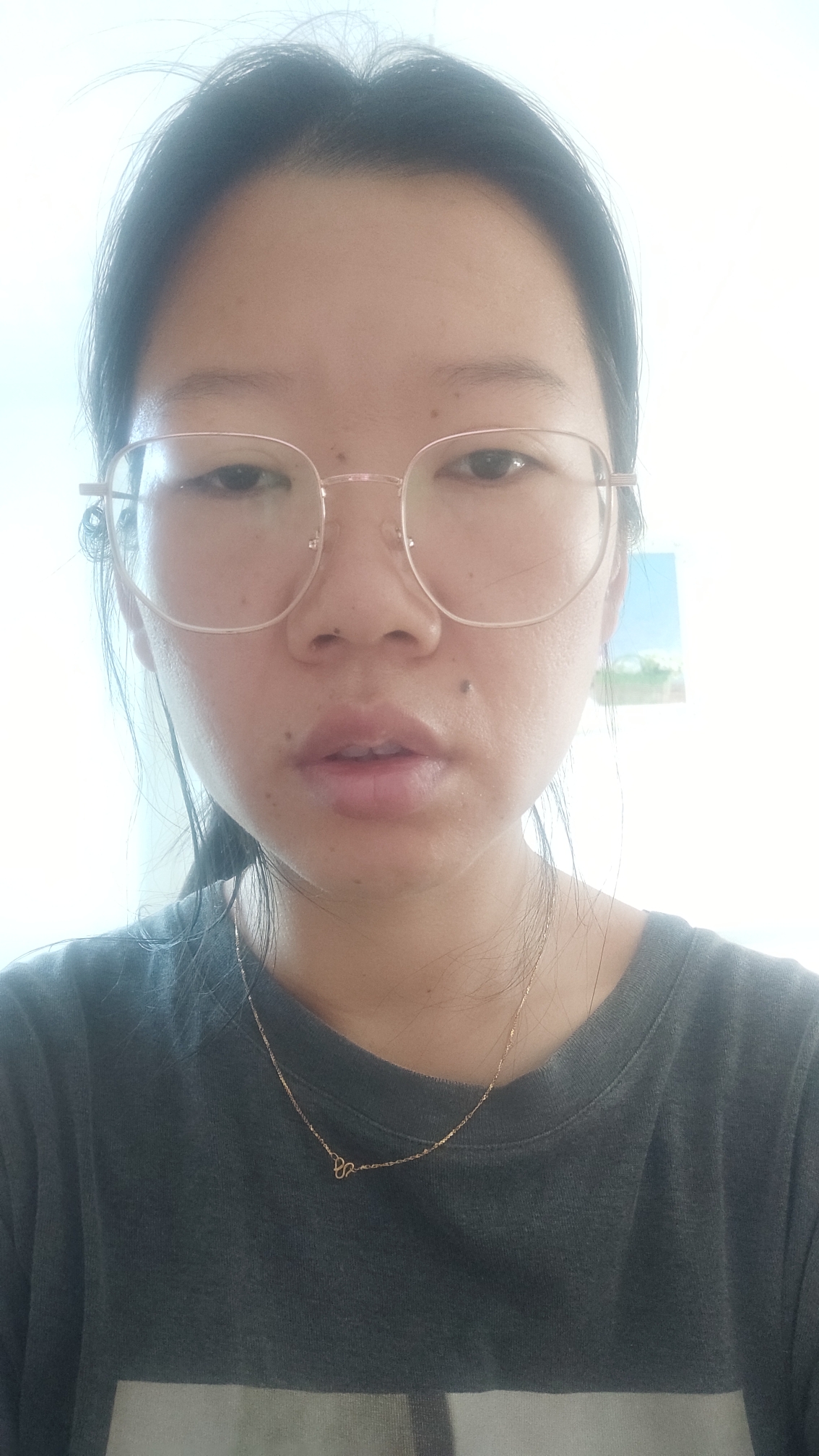 张荣头像