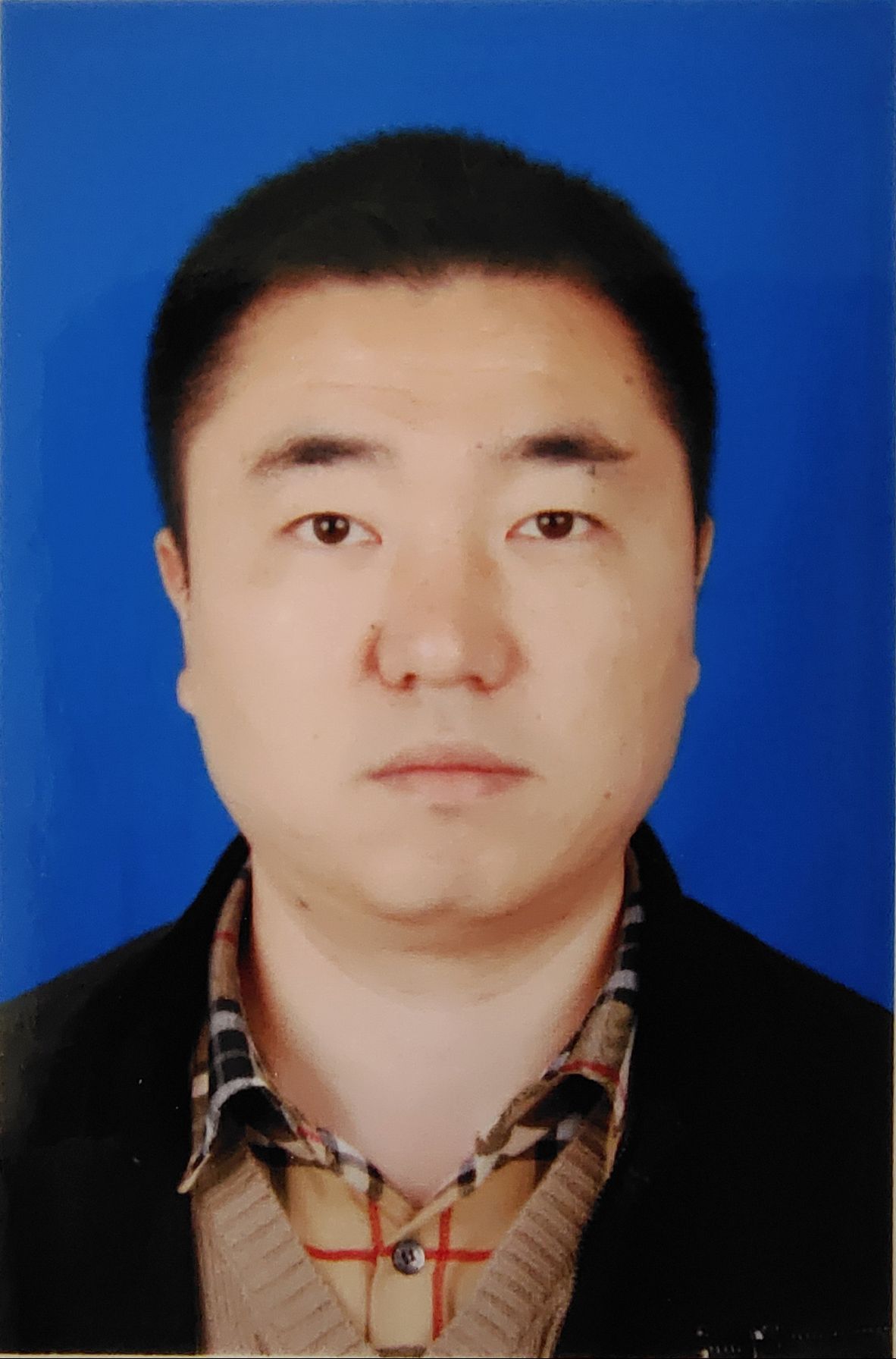 戴镭头像