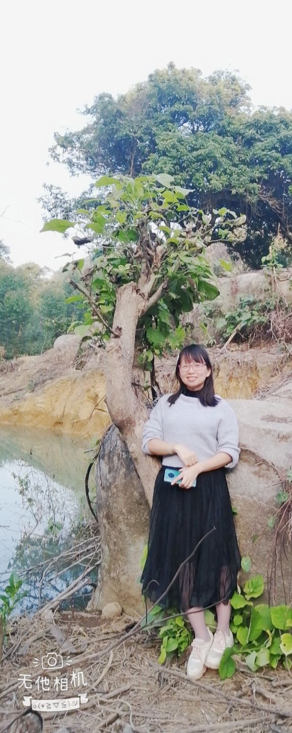 梁红头像
