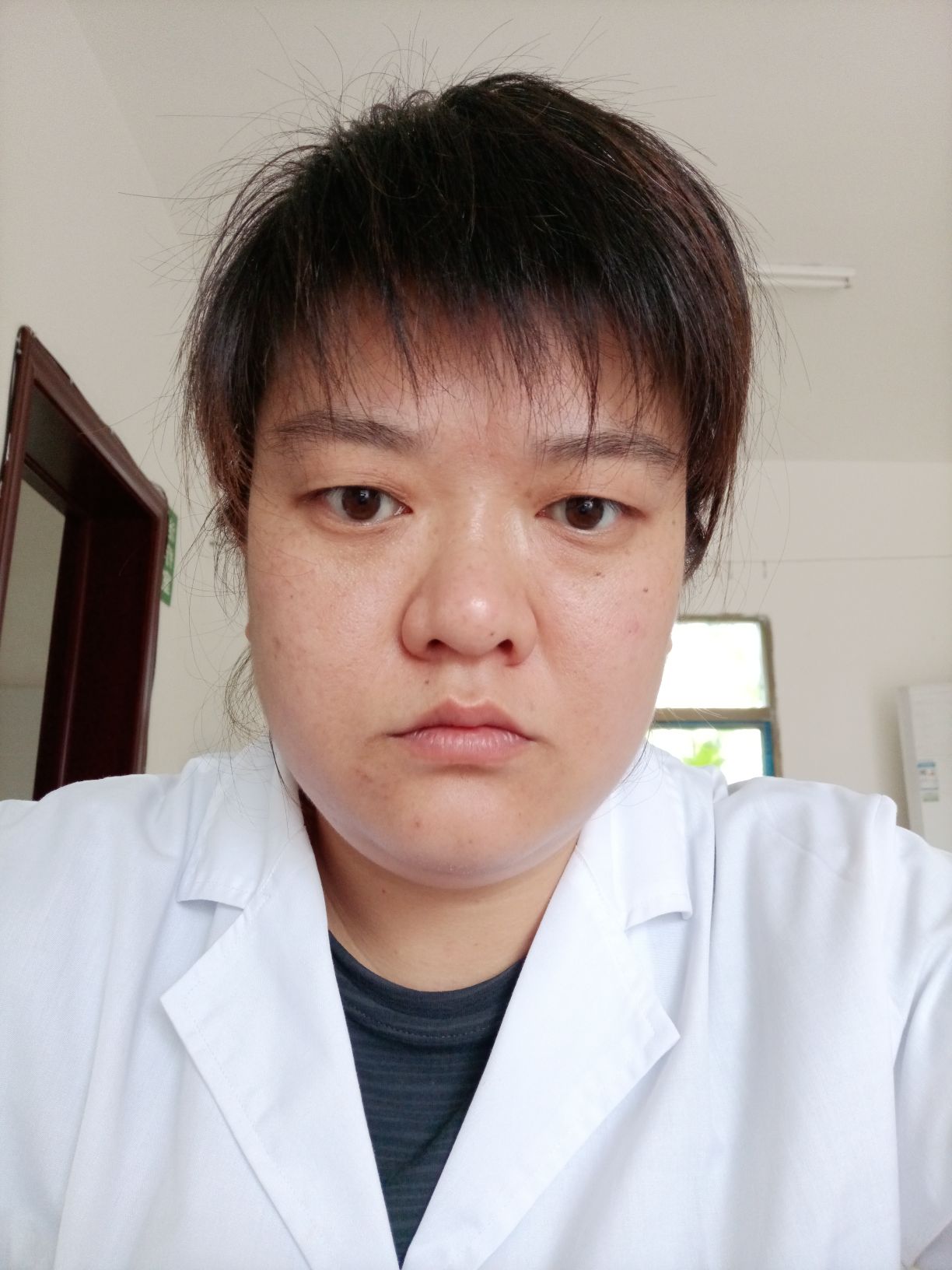 邹丽娜头像