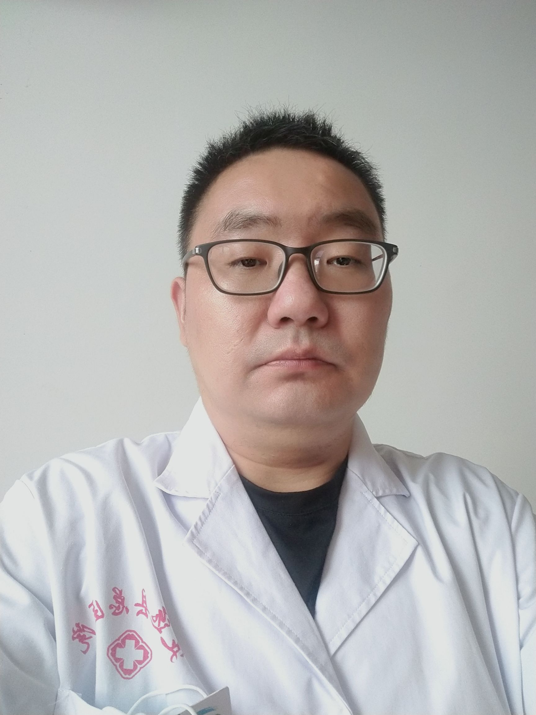 李伟头像