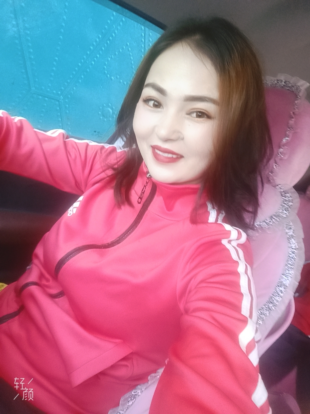 阿孜古丽.托合提头像