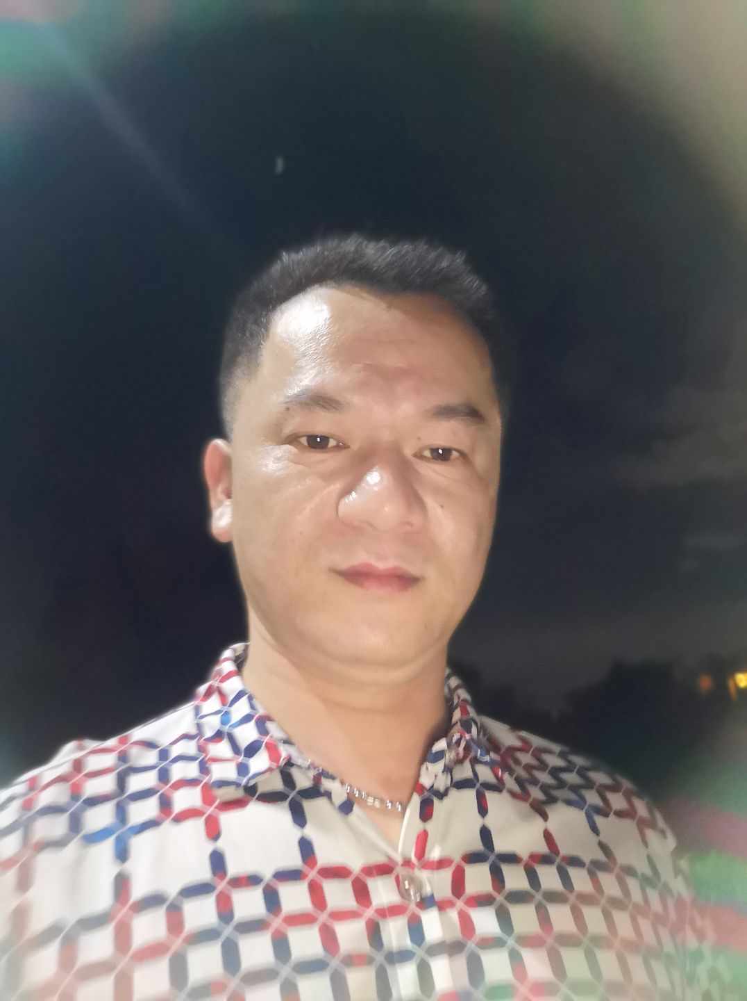 叶戴生头像