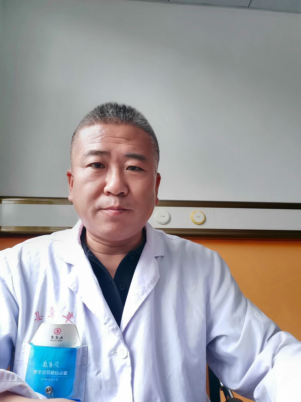 张波阜新头像