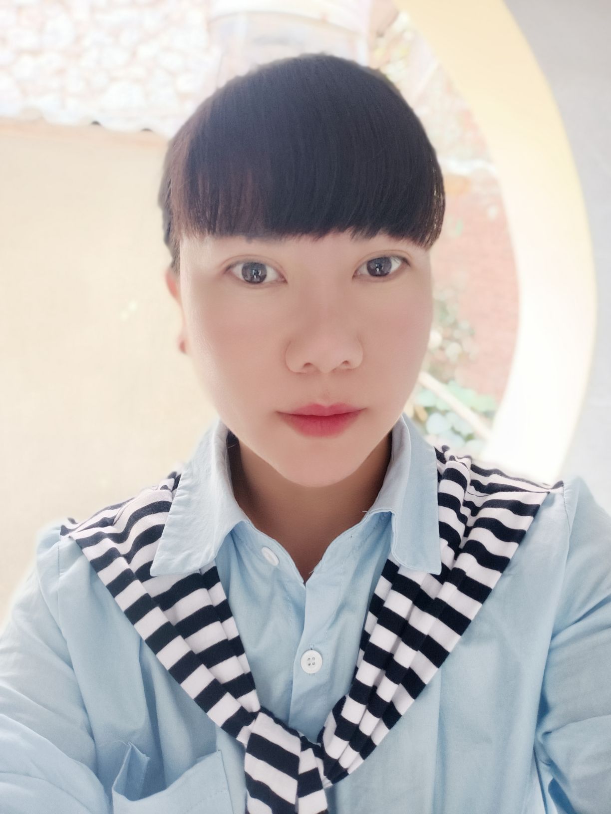 殷红梅头像
