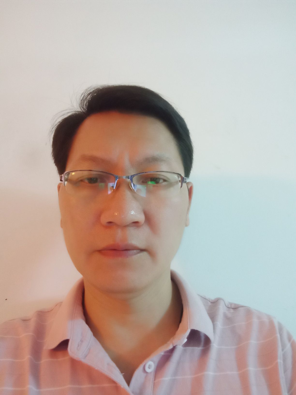 束敏头像