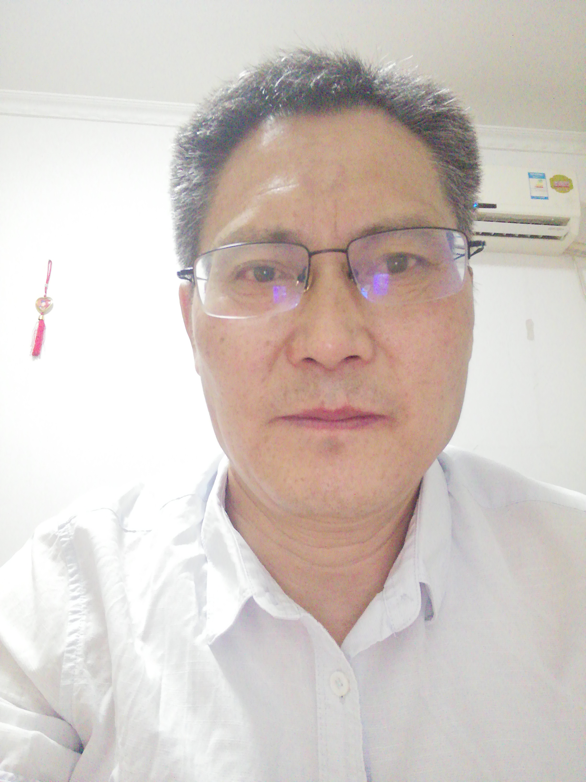 陈华东头像