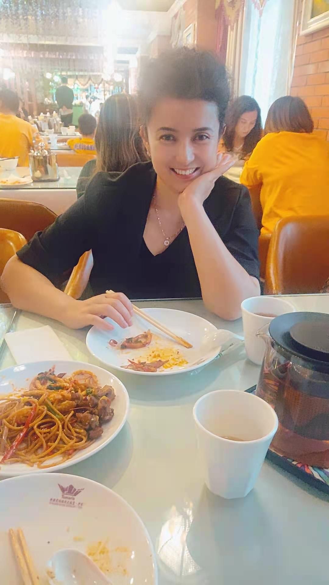 吐尼沙古丽.尼牙孜头像