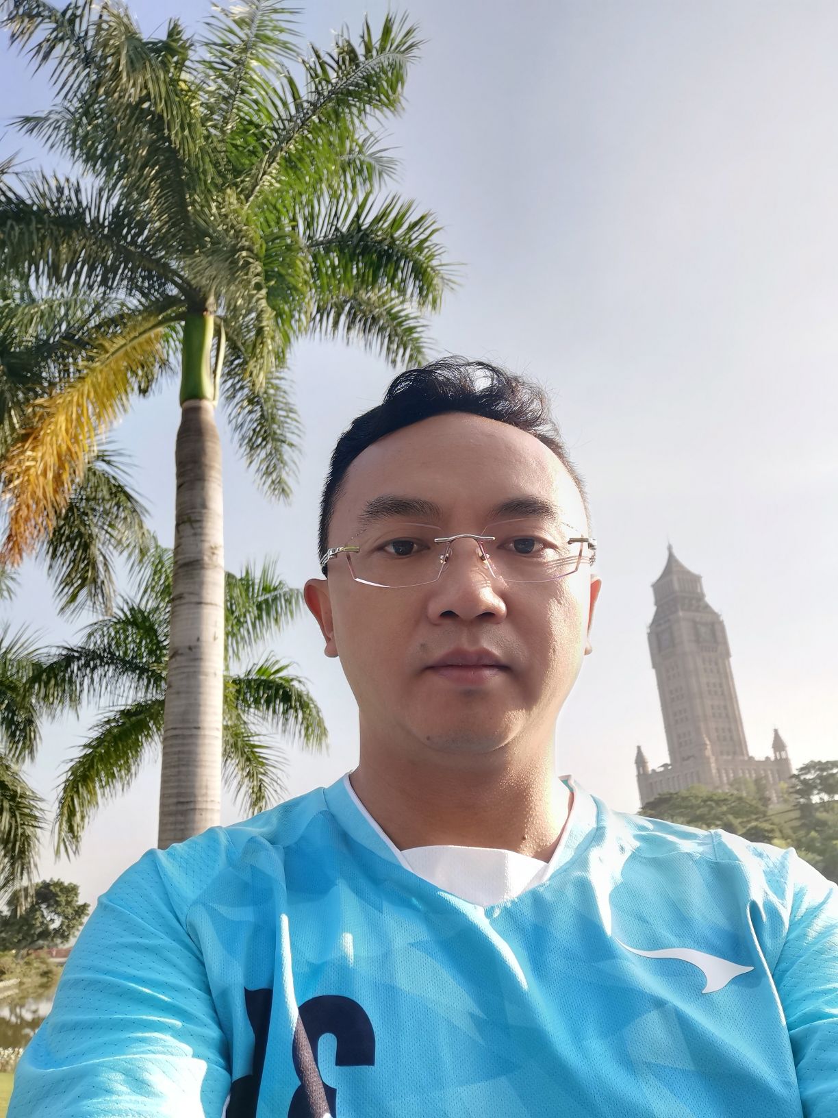 代宏云头像