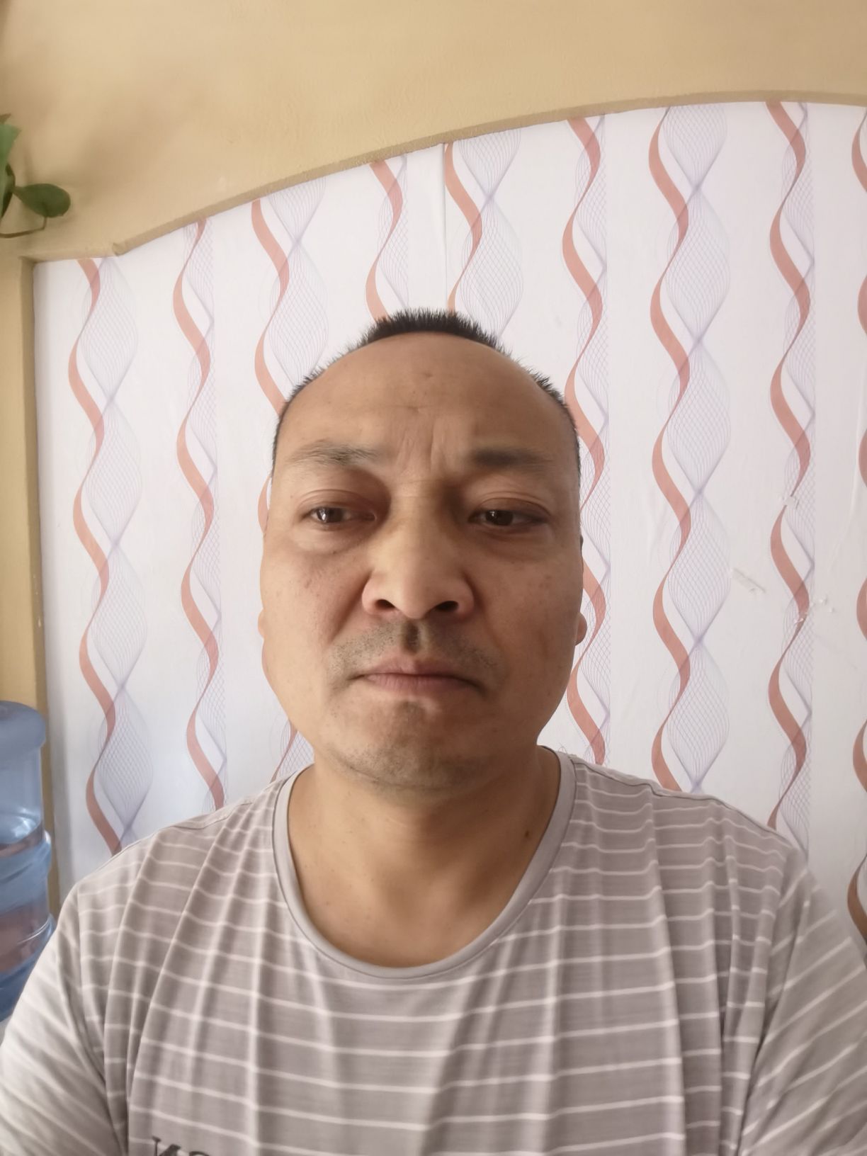 胡东林头像