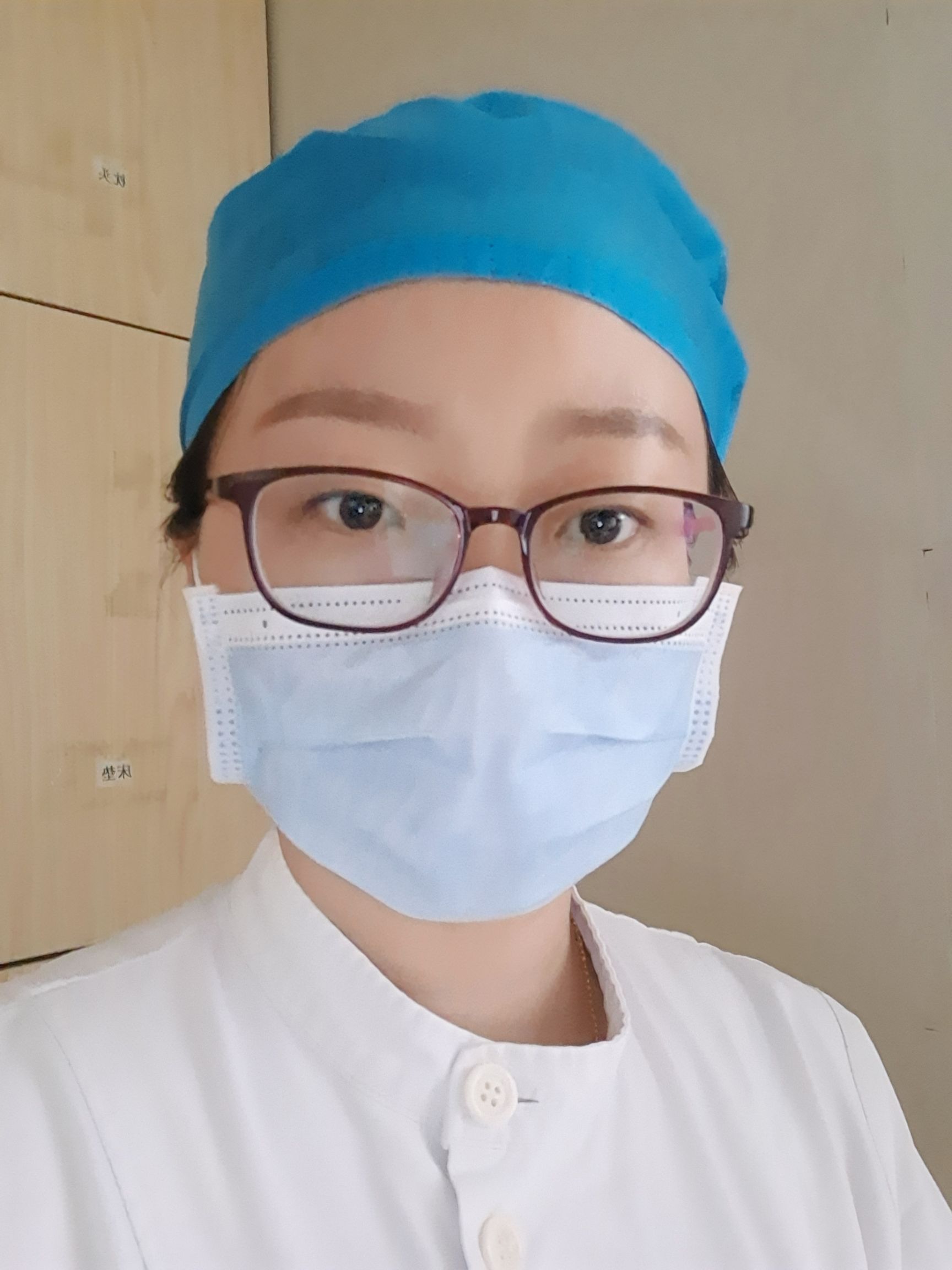卢玲头像