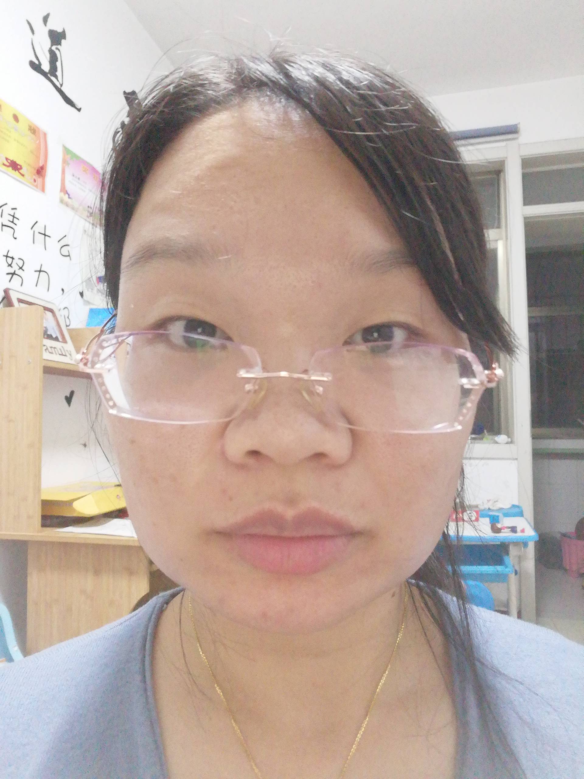 曾凡丽头像